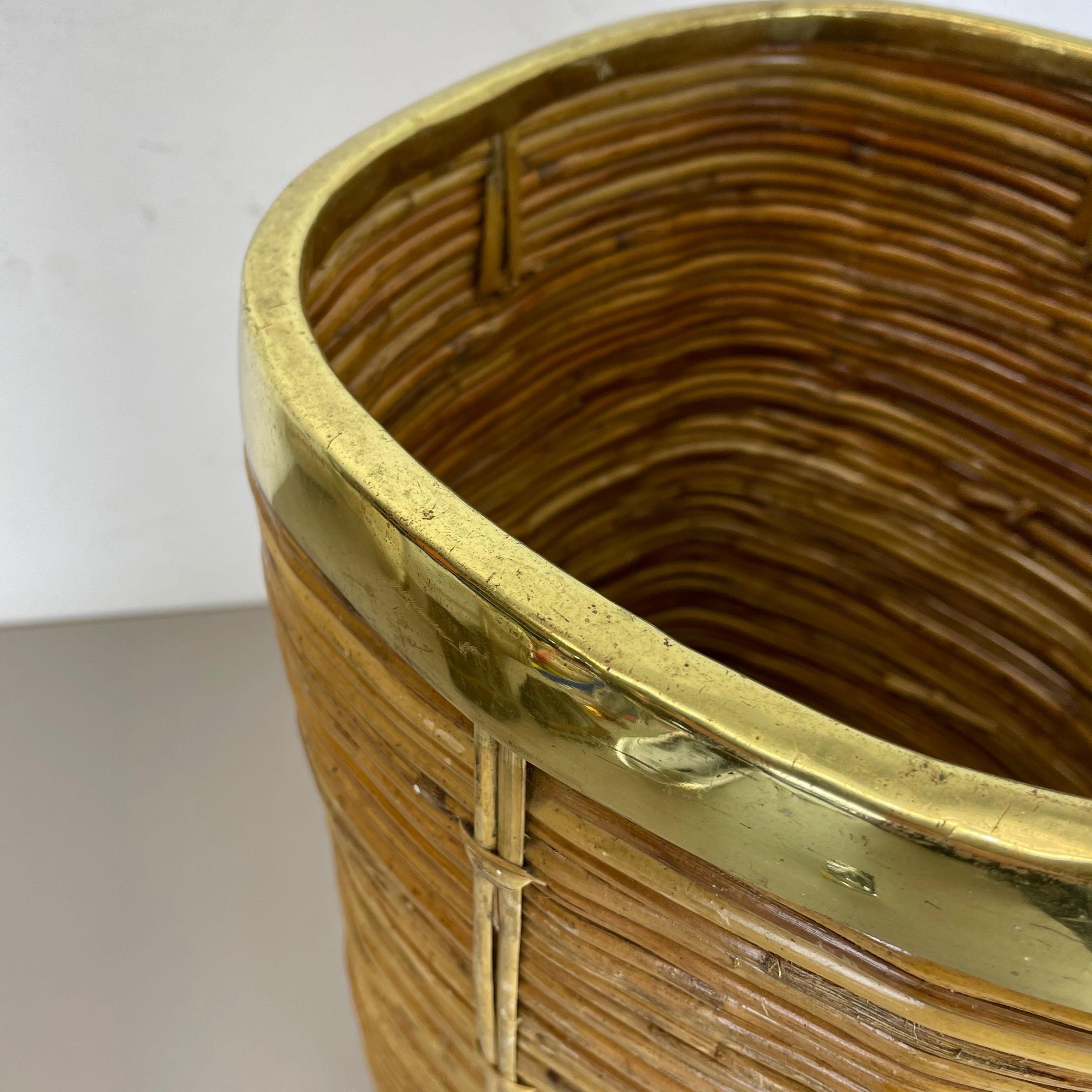 Aubock Style Mid-Century Rattan and Brass Bauhaus Waste Paper Bin, France, 1960s For Sale 2