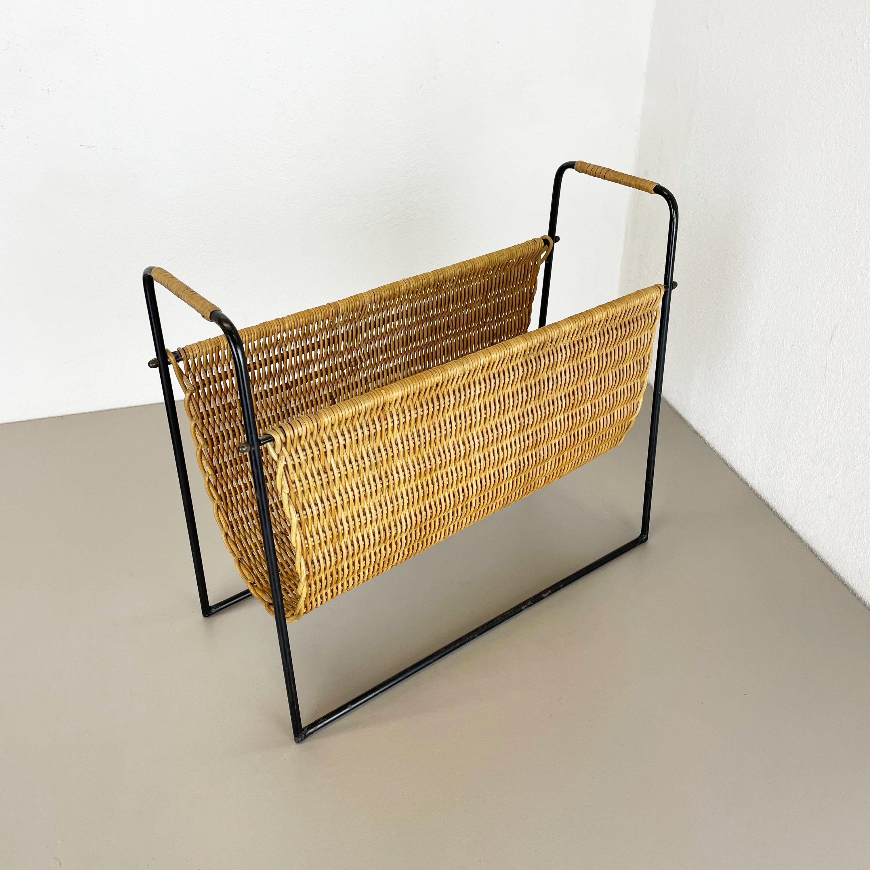 French Aubock Style Mid-Century Rattan Bauhaus Magazine Holder, France, 1950s For Sale