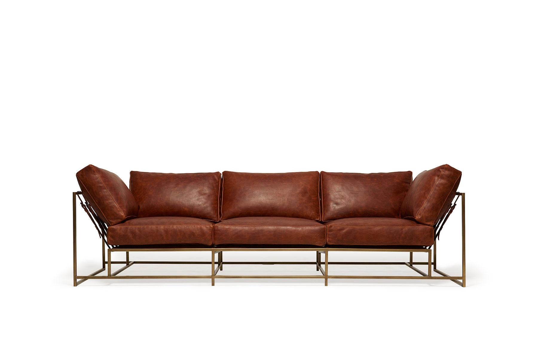 Dieses 2011 entworfene Sofa war das erste Stück der The Inheritance Collection'S von Stephen Kenn. Ausgehend von der Neugier, wie Möbel konstruiert wurden, ist die Collection'S das Ergebnis einer Neuinterpretation typischer gepolsterter