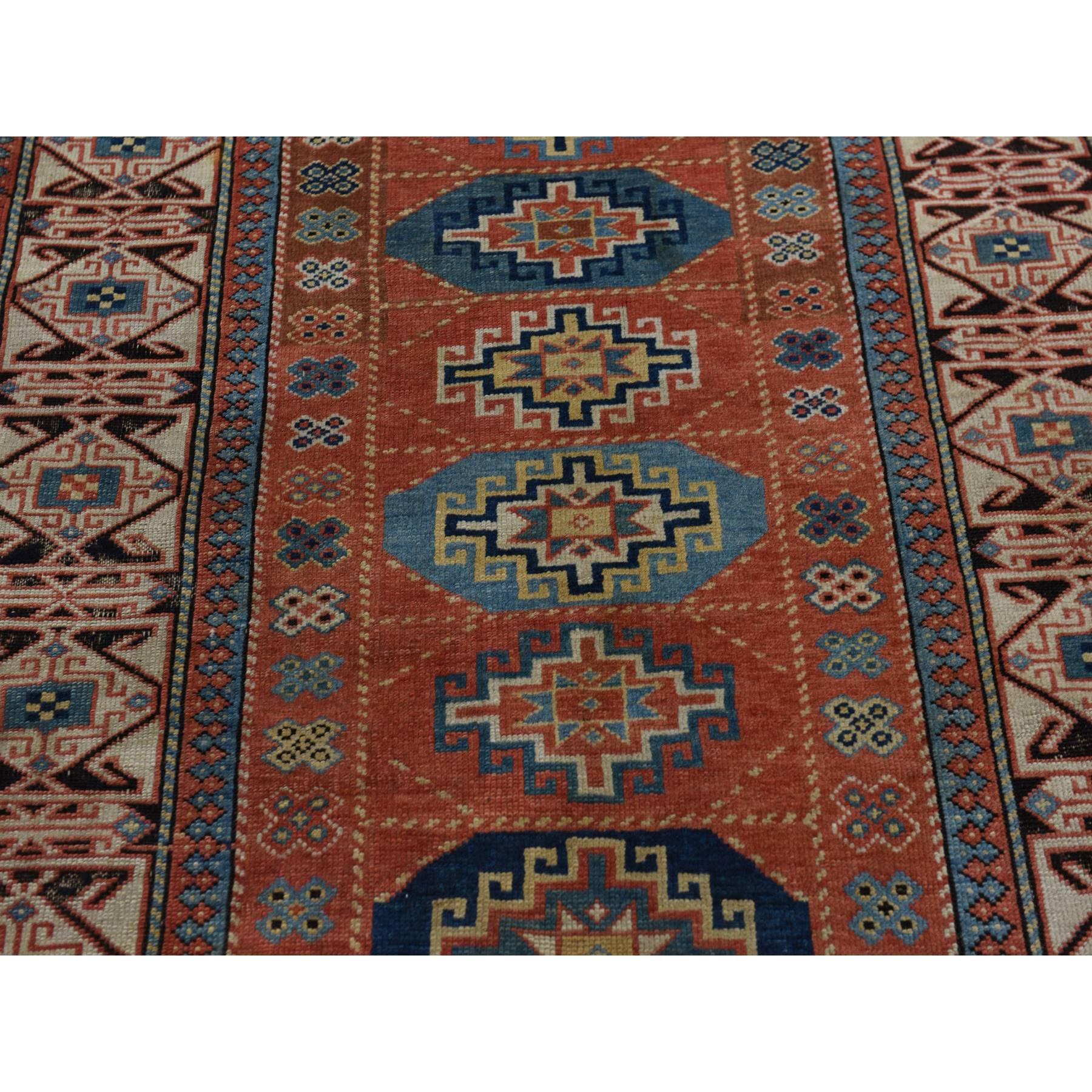 Kazakh Tapis de couloir rouge auburn caucasien ancien Mogan Kazak noué à la main 3'9