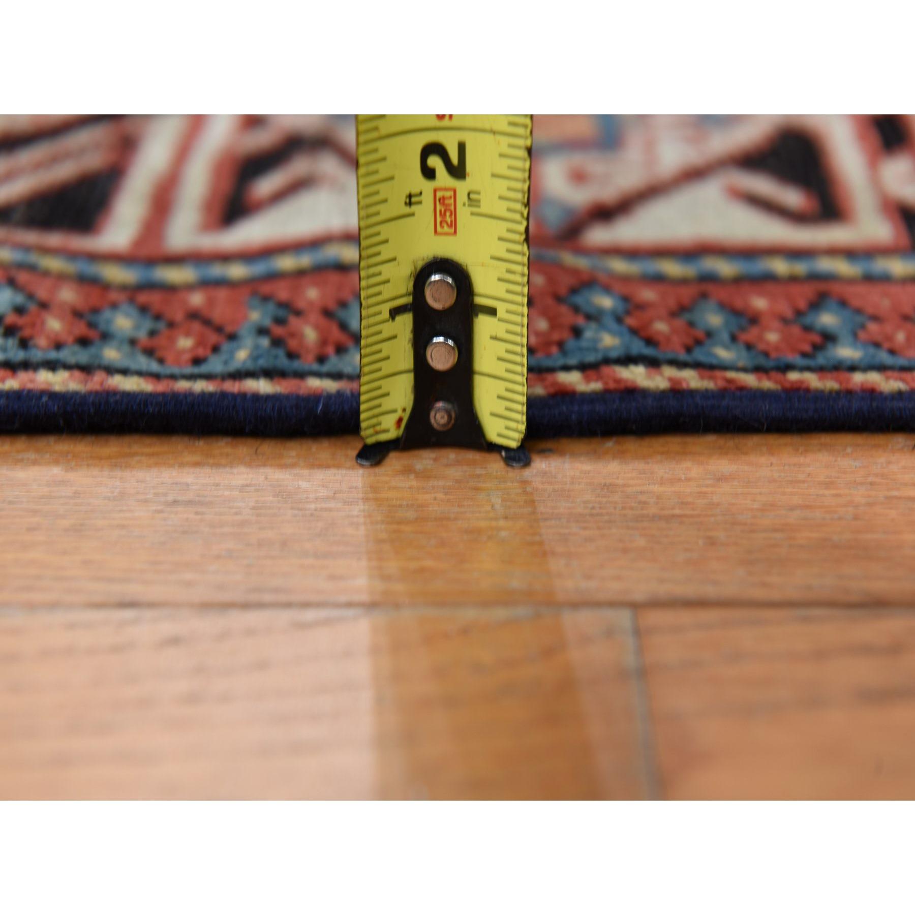 Noué à la main Tapis de couloir rouge auburn caucasien ancien Mogan Kazak noué à la main 3'9