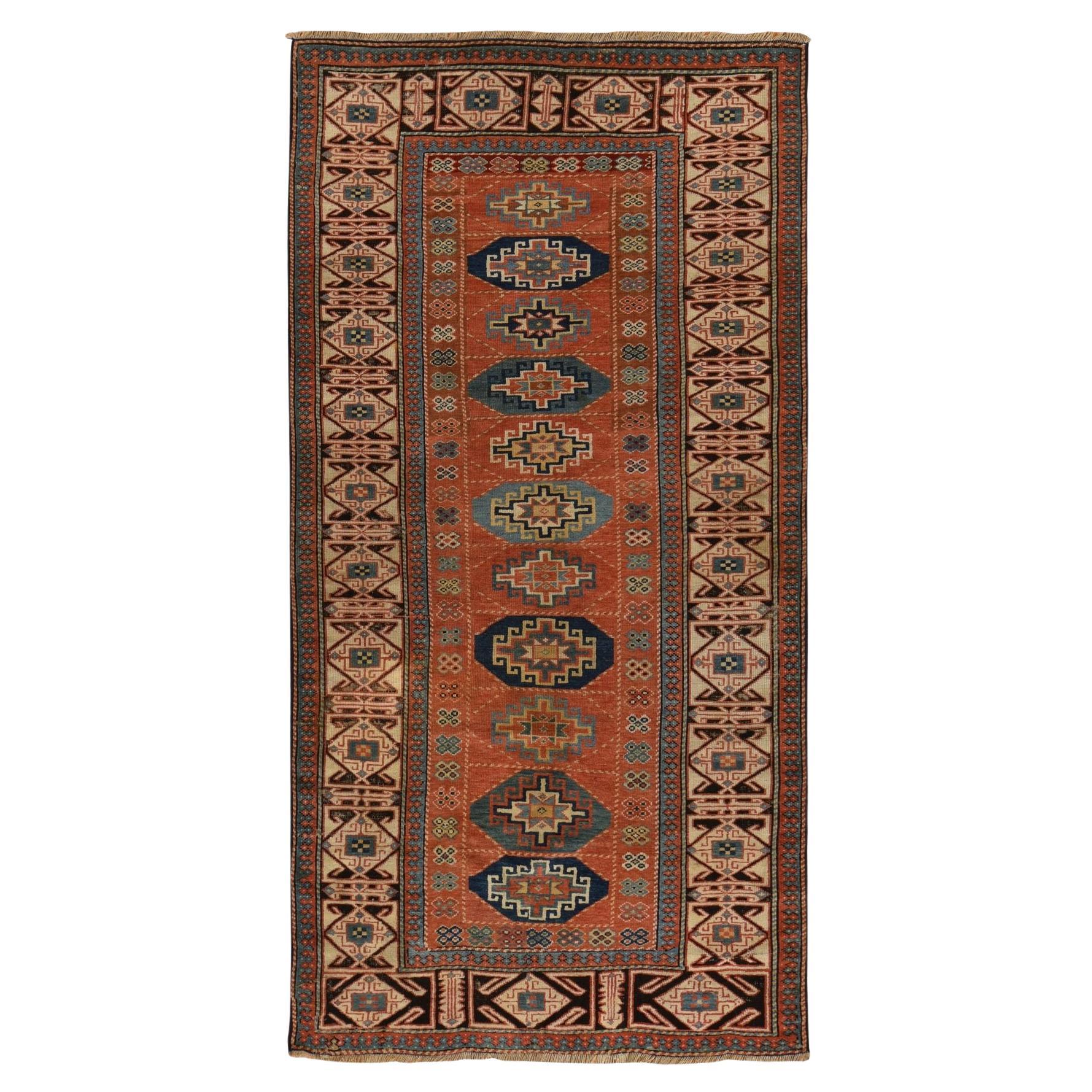 Tapis de couloir rouge auburn caucasien ancien Mogan Kazak noué à la main 3'9"x8'4"
