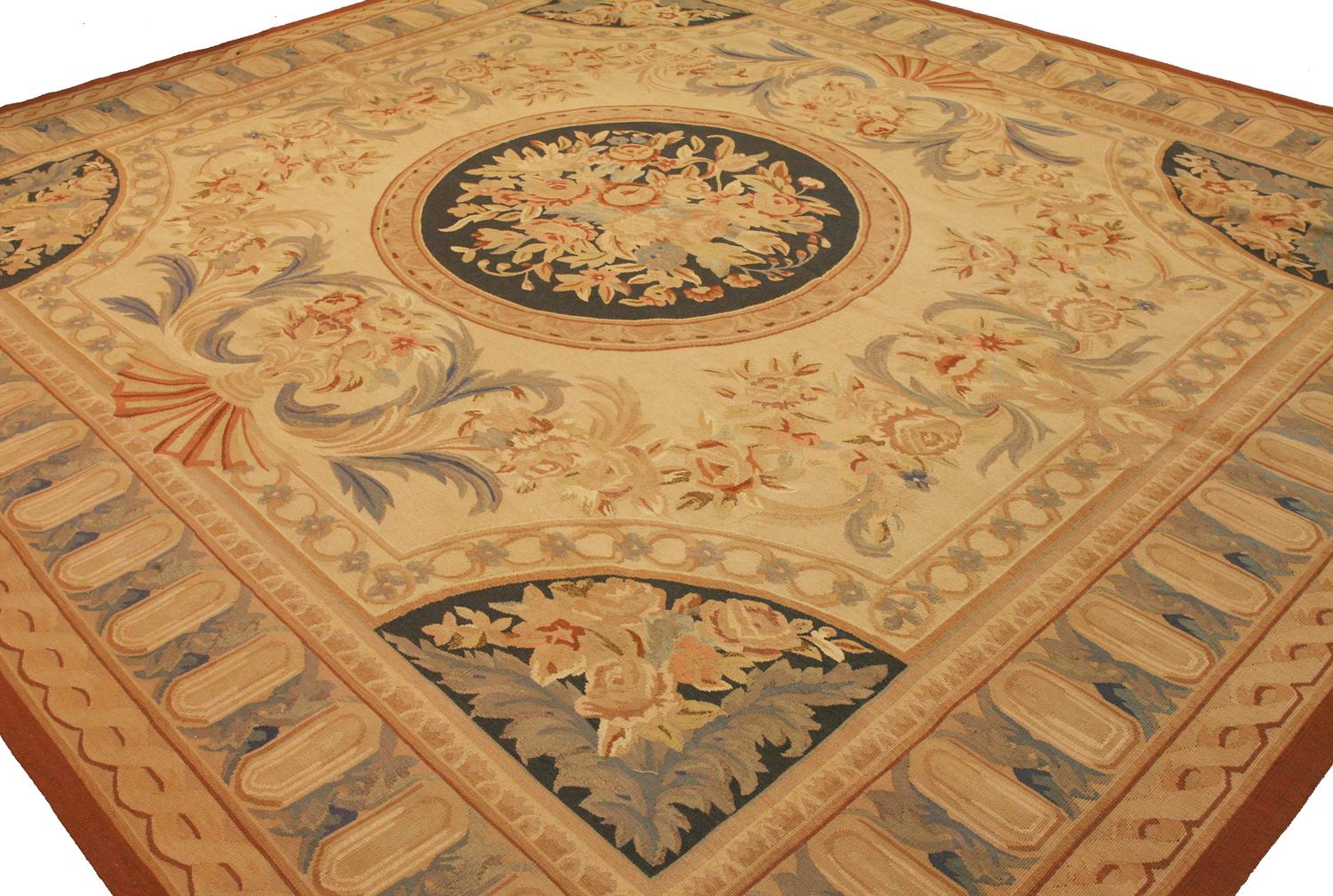 Aubusson Flat-Weave Chinese Rug Inspired by French Style, 21st Century In Excellent Condition In Ferrara, IT