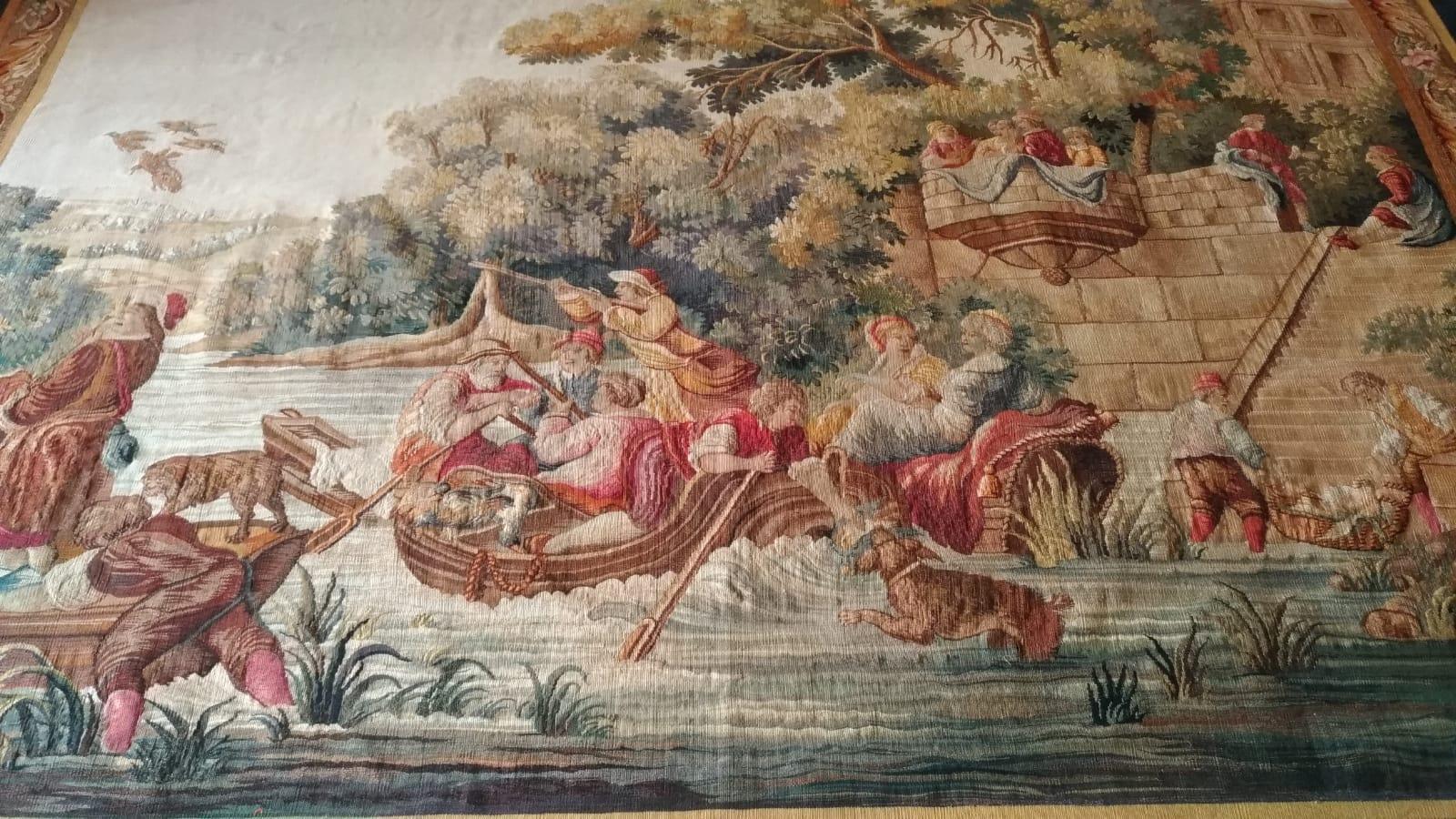 Tapestry of the Royal Manufacture of Aubusson of the 19th century.
Perfect state of preservation.
Price negotiable and free delivery.

Dimension: 200 cm x 140 cm.