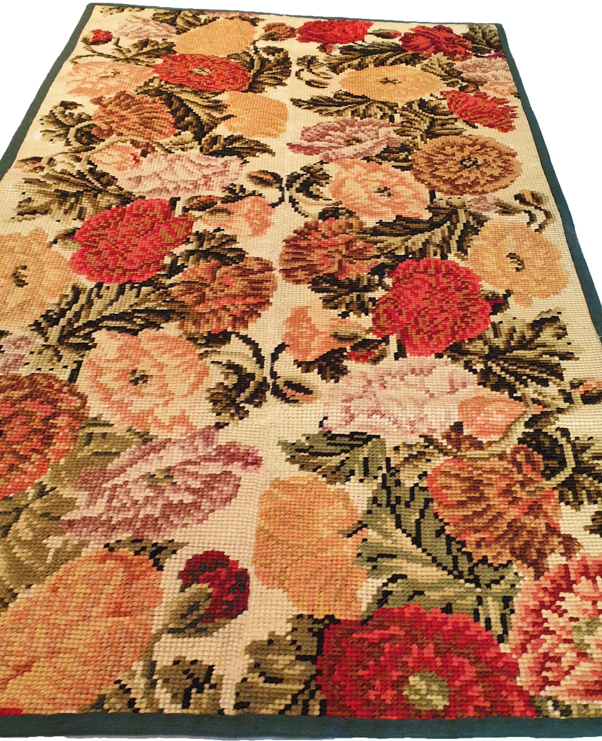 668 - Aubusson French Antique Textile ,  19th century. In Good Condition For Sale In Paris, FR