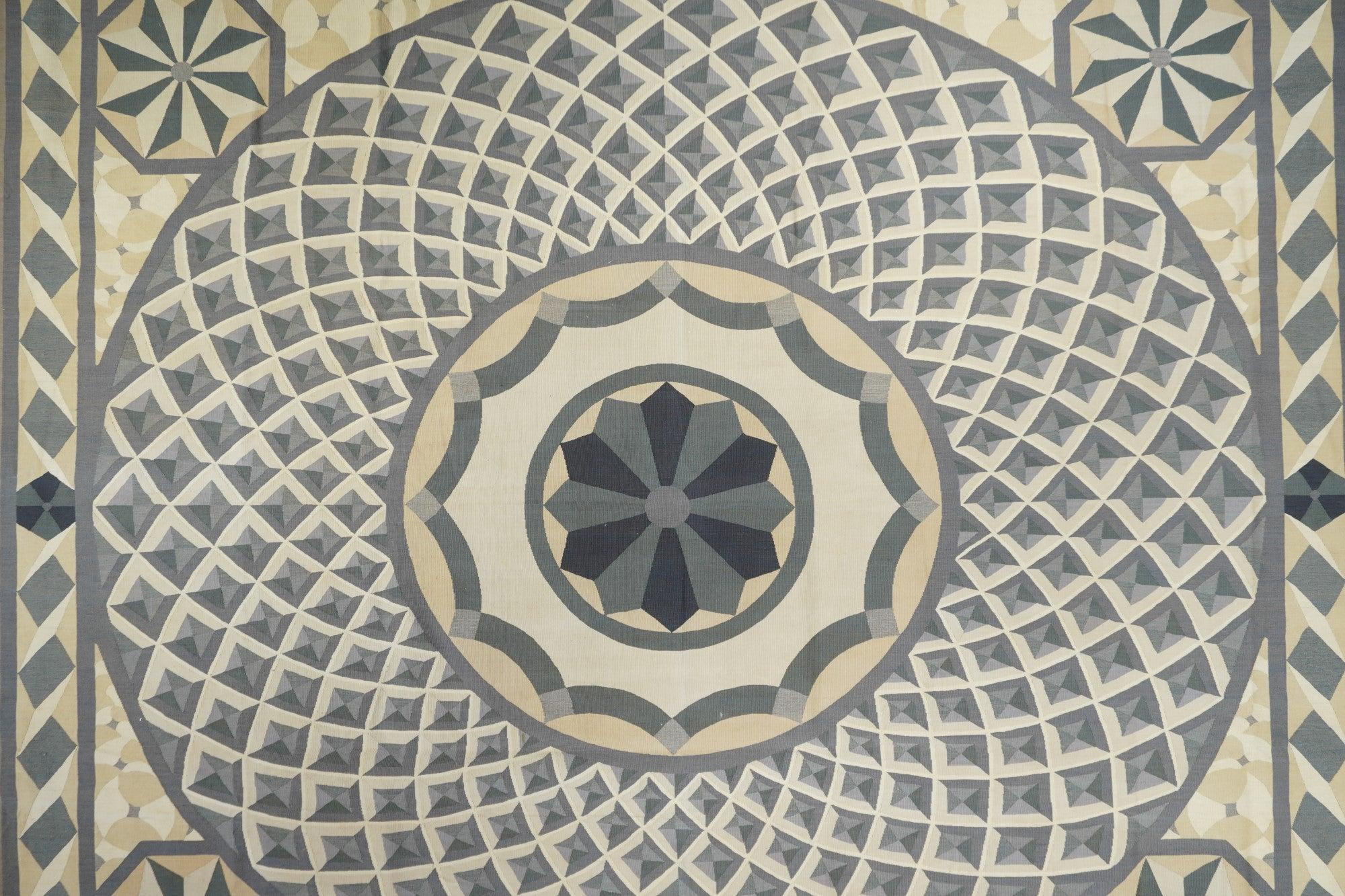 Aubusson Rug 10'2'' x 14'1'' In New Condition For Sale In New York, NY