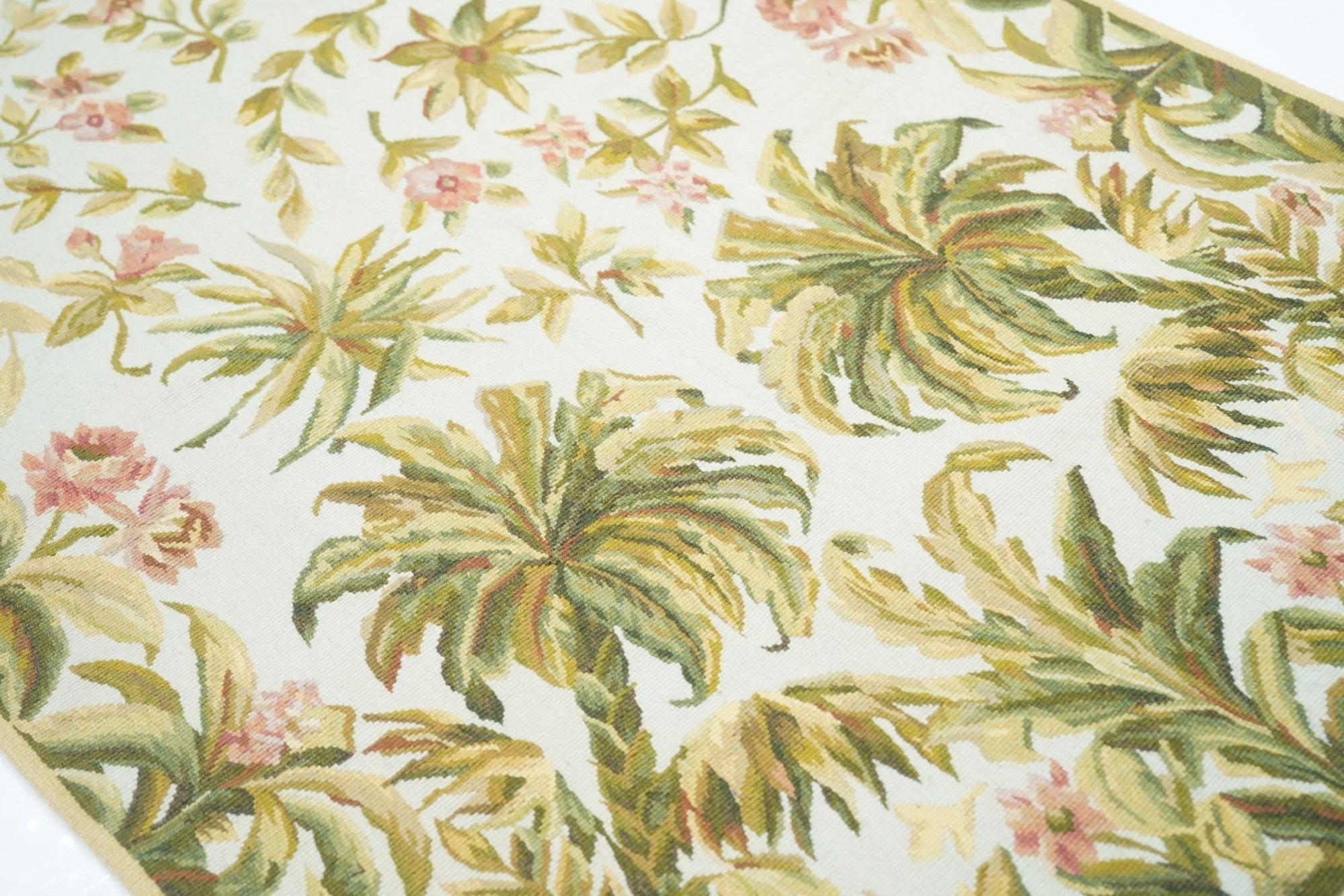 Tappeto Aubusson 2'5'' x 10'0'' In condizioni Nuovo in vendita a New York, NY