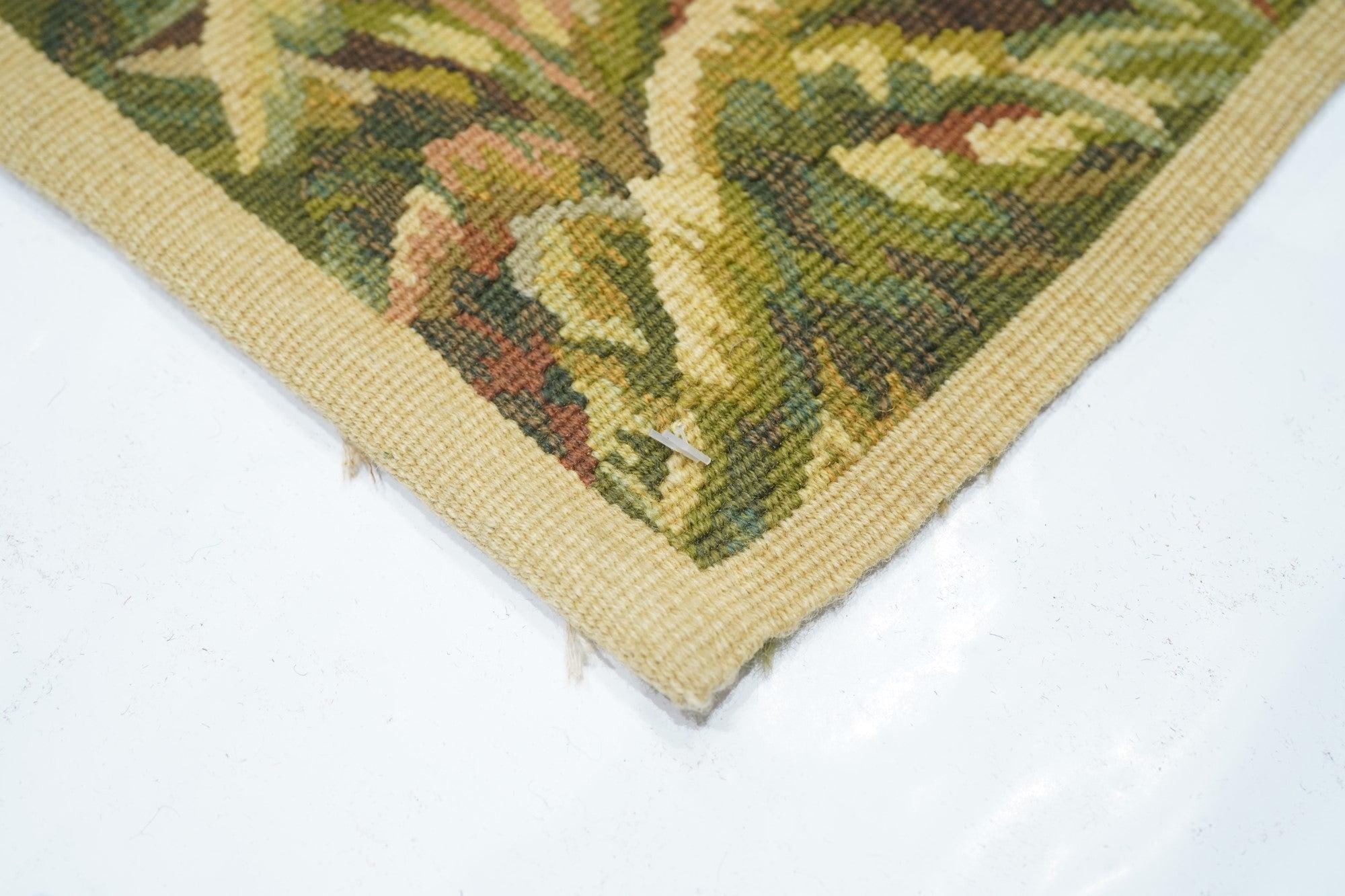Tappeto Aubusson 2'5'' x 8'0'' In condizioni Nuovo in vendita a New York, NY