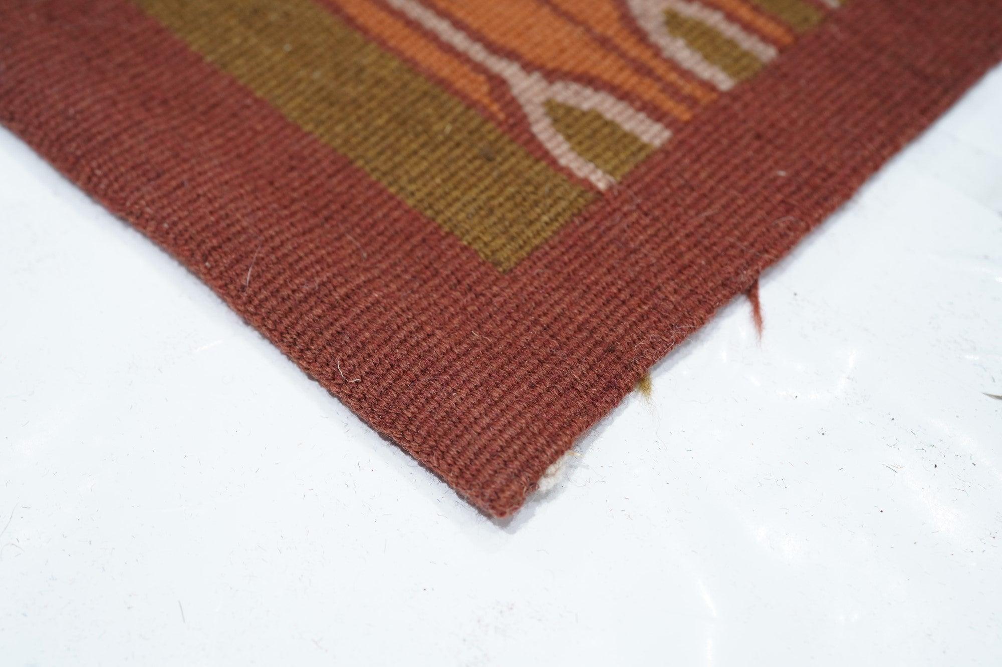 Alfombra Aubusson 2'9'' x 5'2'' en Nuevo estado para la venta en New York, NY