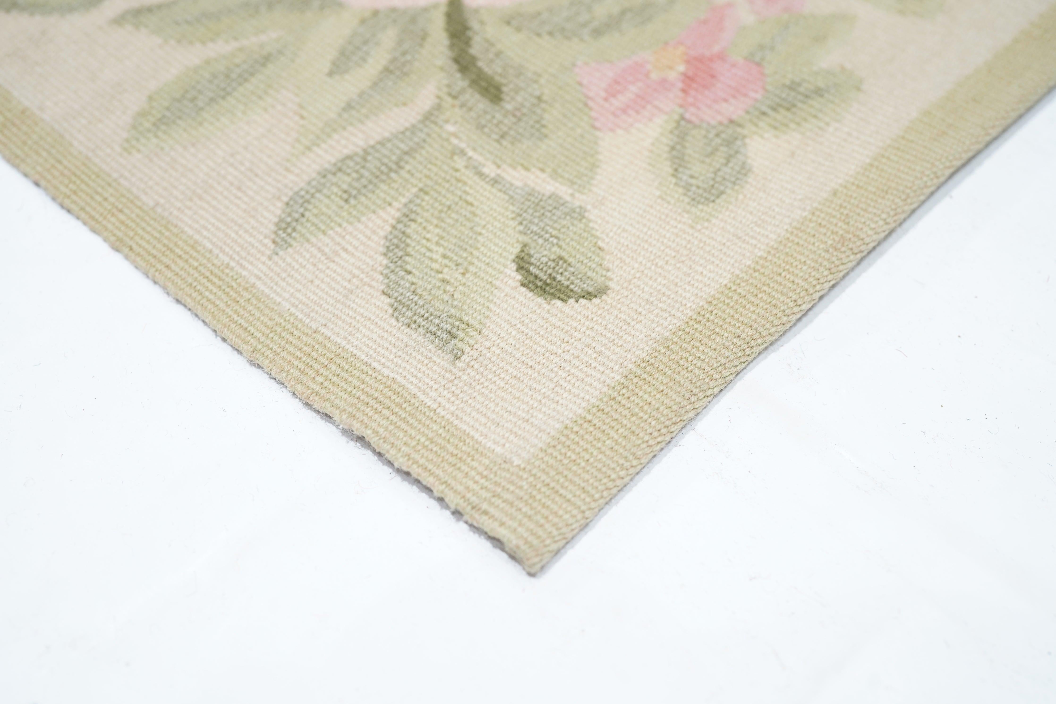 Aubusson Rug 4'6'' x 4'11'' In New Condition For Sale In New York, NY