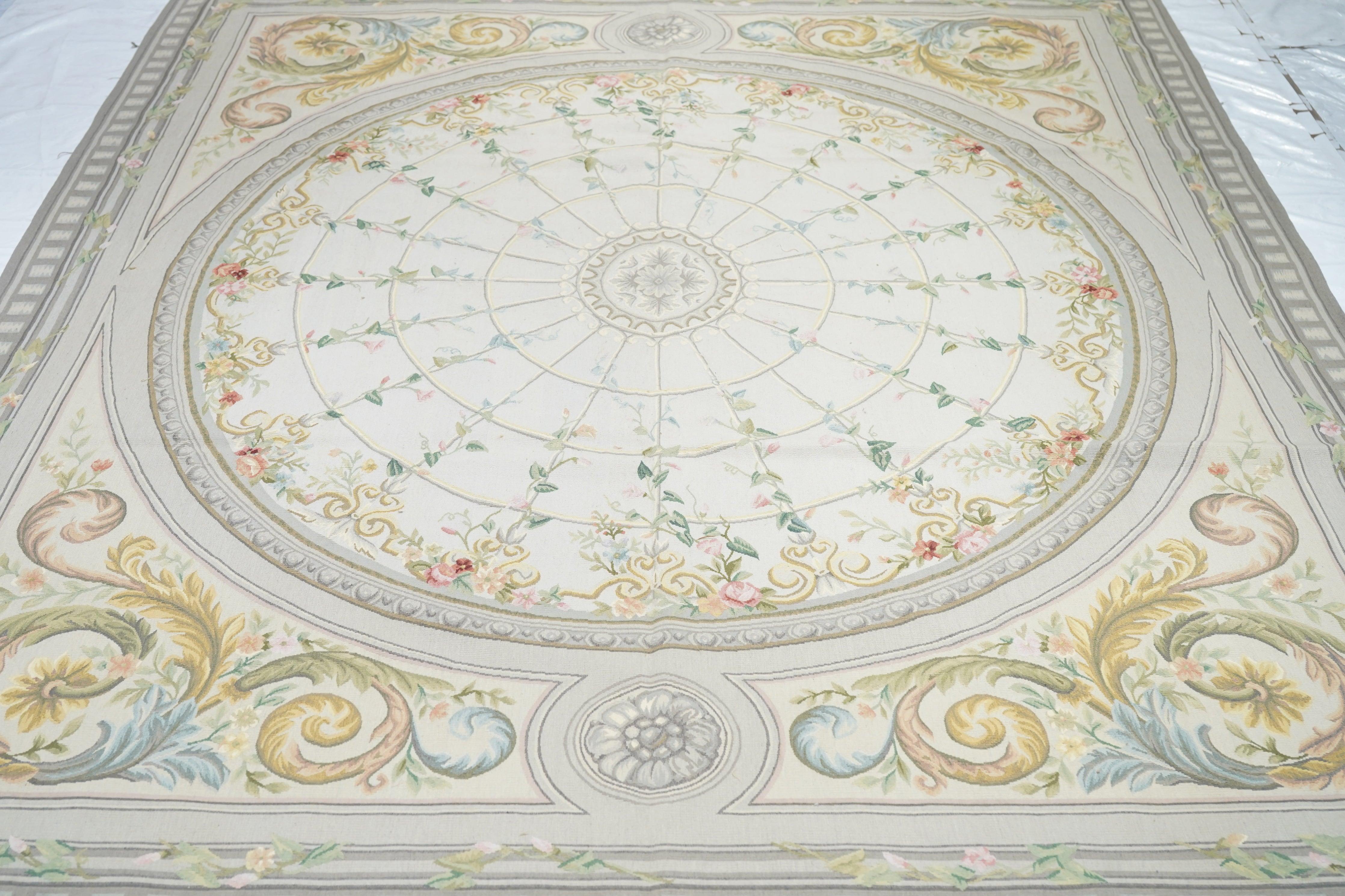 Alfombra Aubusson 7'10'' x 10'1'' Siglo XXI y contemporáneo en venta