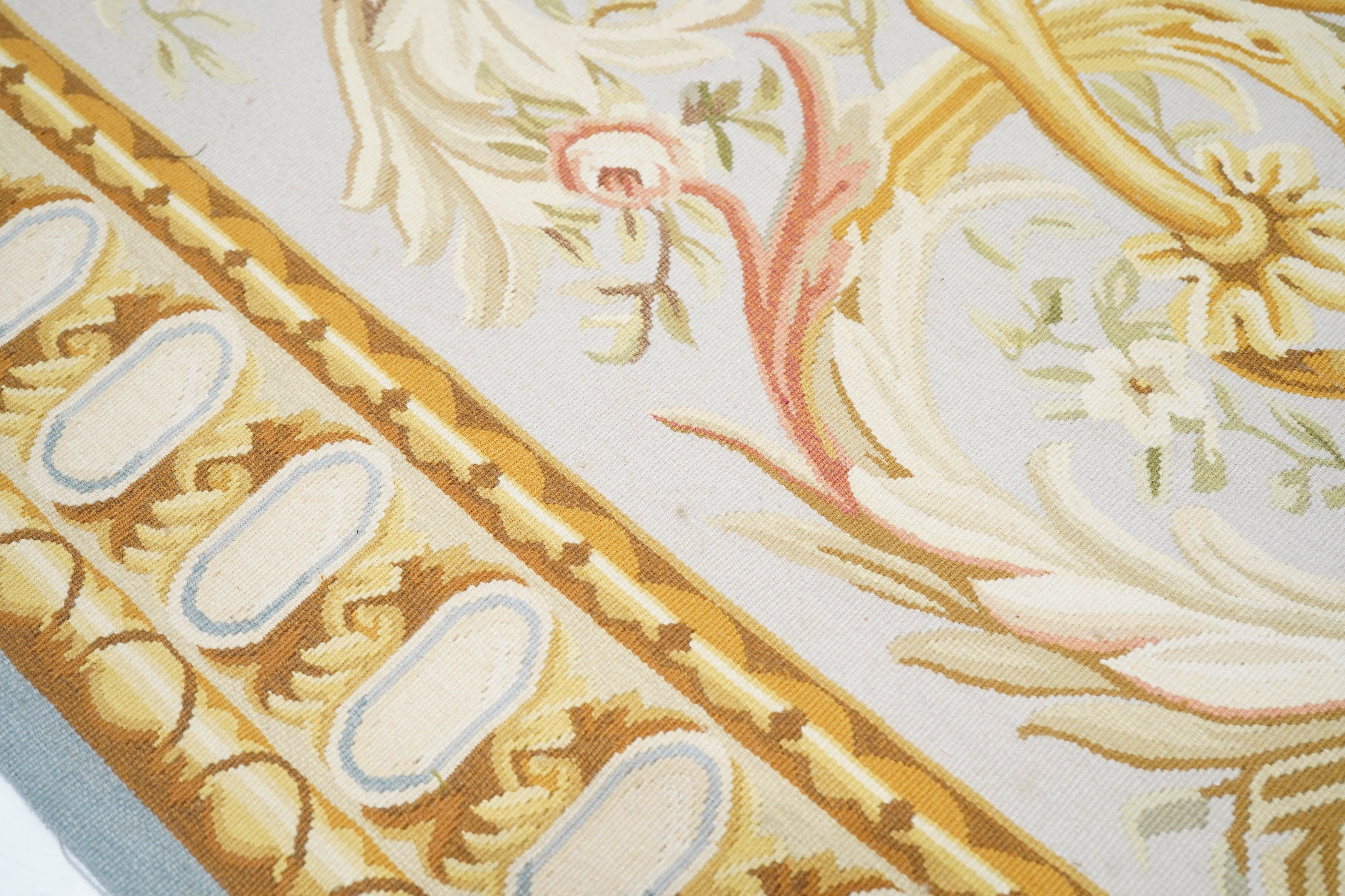 Aubusson Rug 7'10'' x 10'2'' In New Condition For Sale In New York, NY