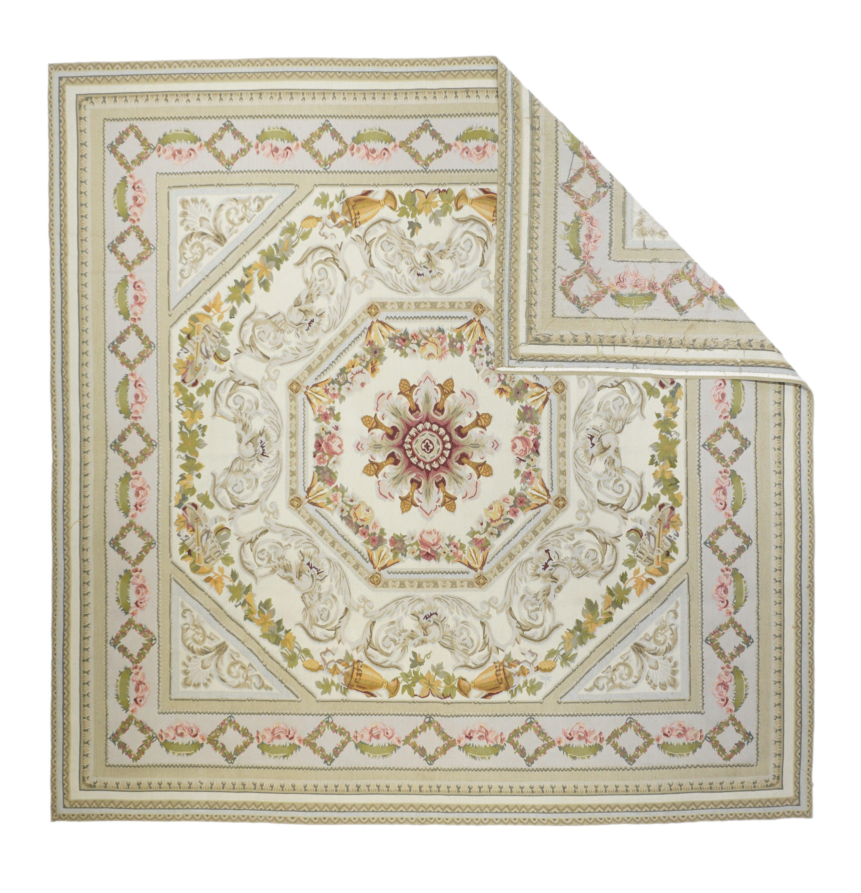 Aubusson-Teppich 7'4'' x 8'1''.