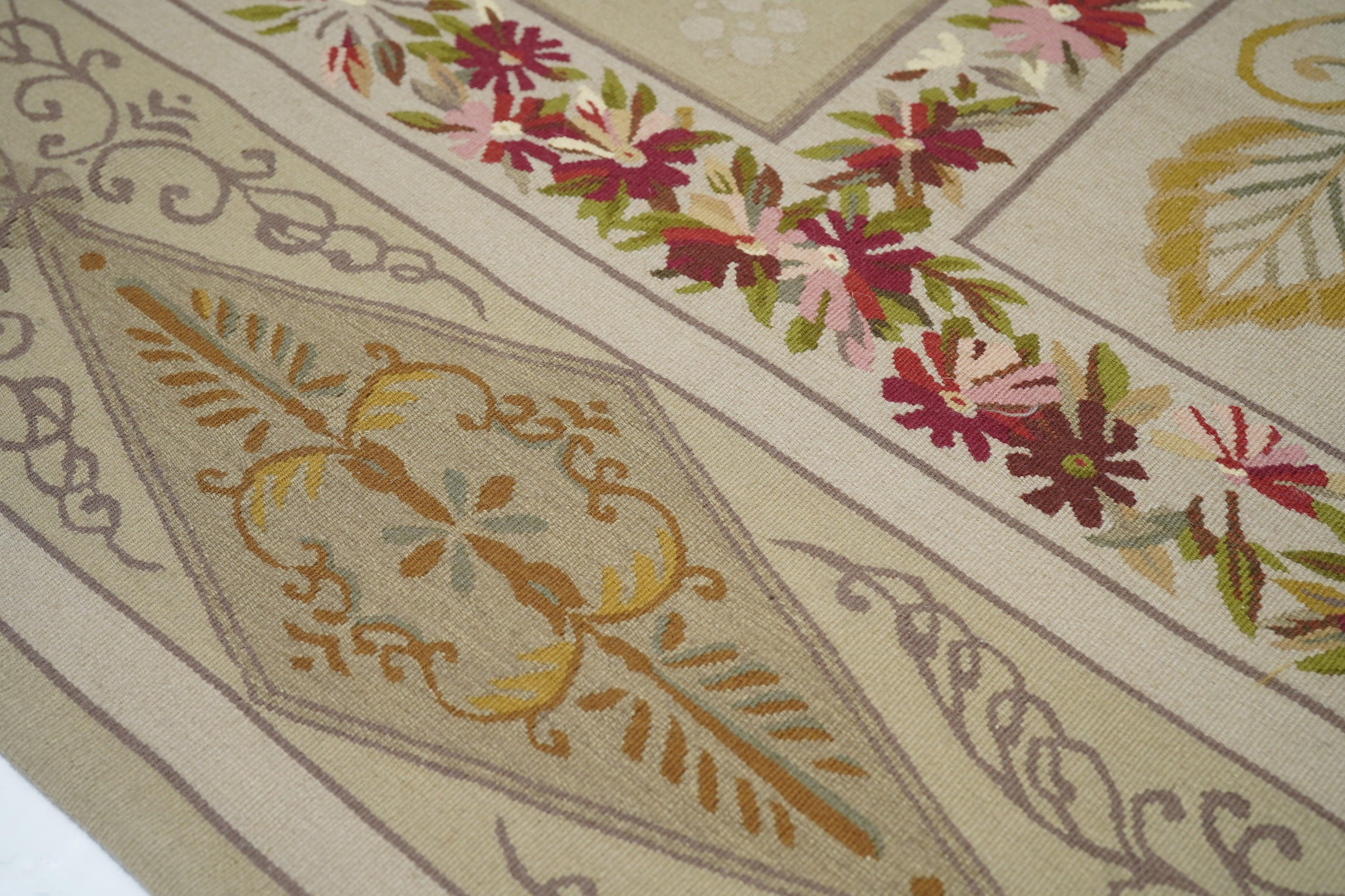 Aubusson Rug 7'8'' x 10'2'' In New Condition For Sale In New York, NY