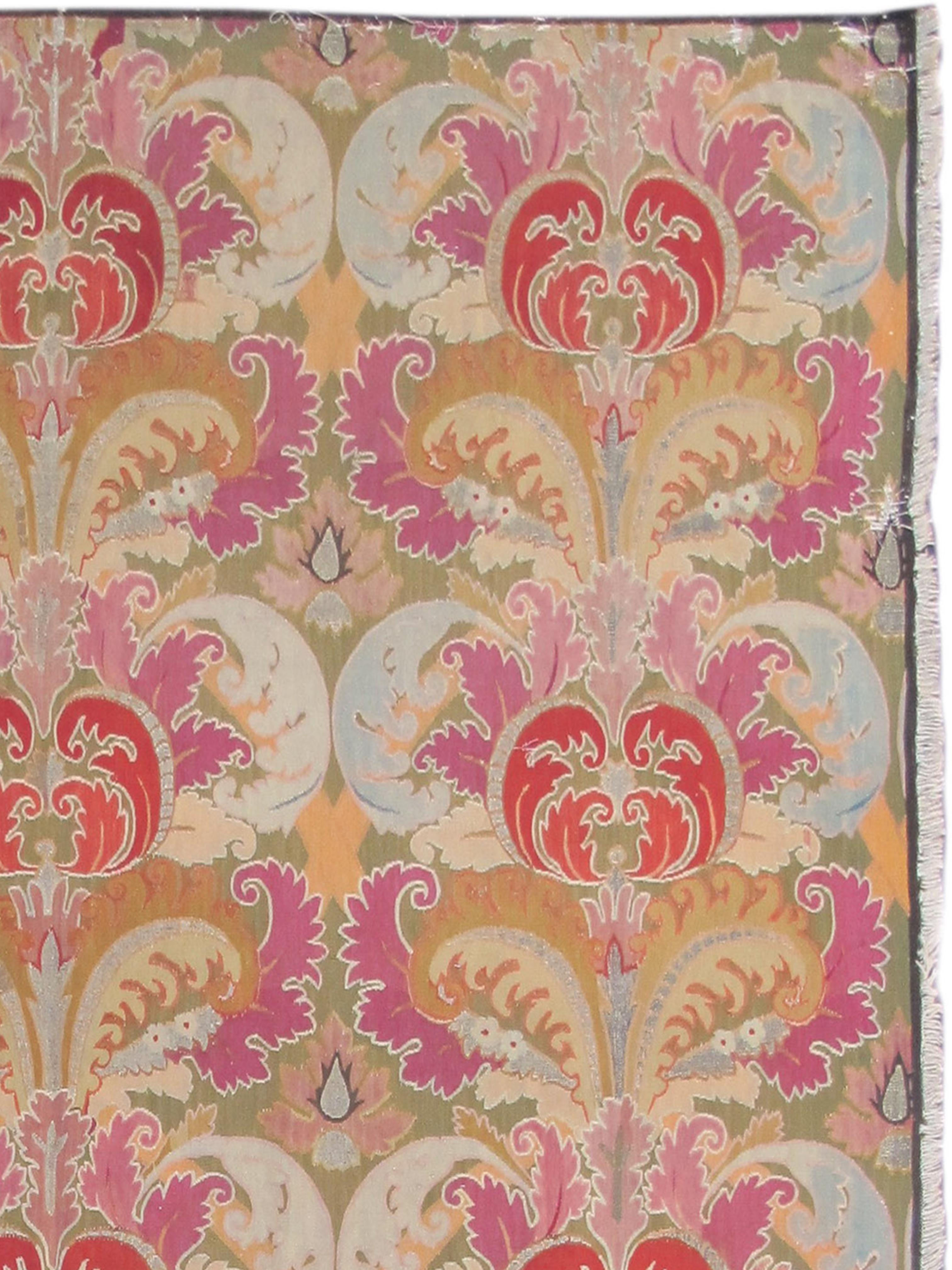 Tappeto Aubusson, inizio XIX secolo. 

Tessuto estremamente fine. Un filo metallico.

Informazioni aggiuntive:
Dimensioni: 5'4