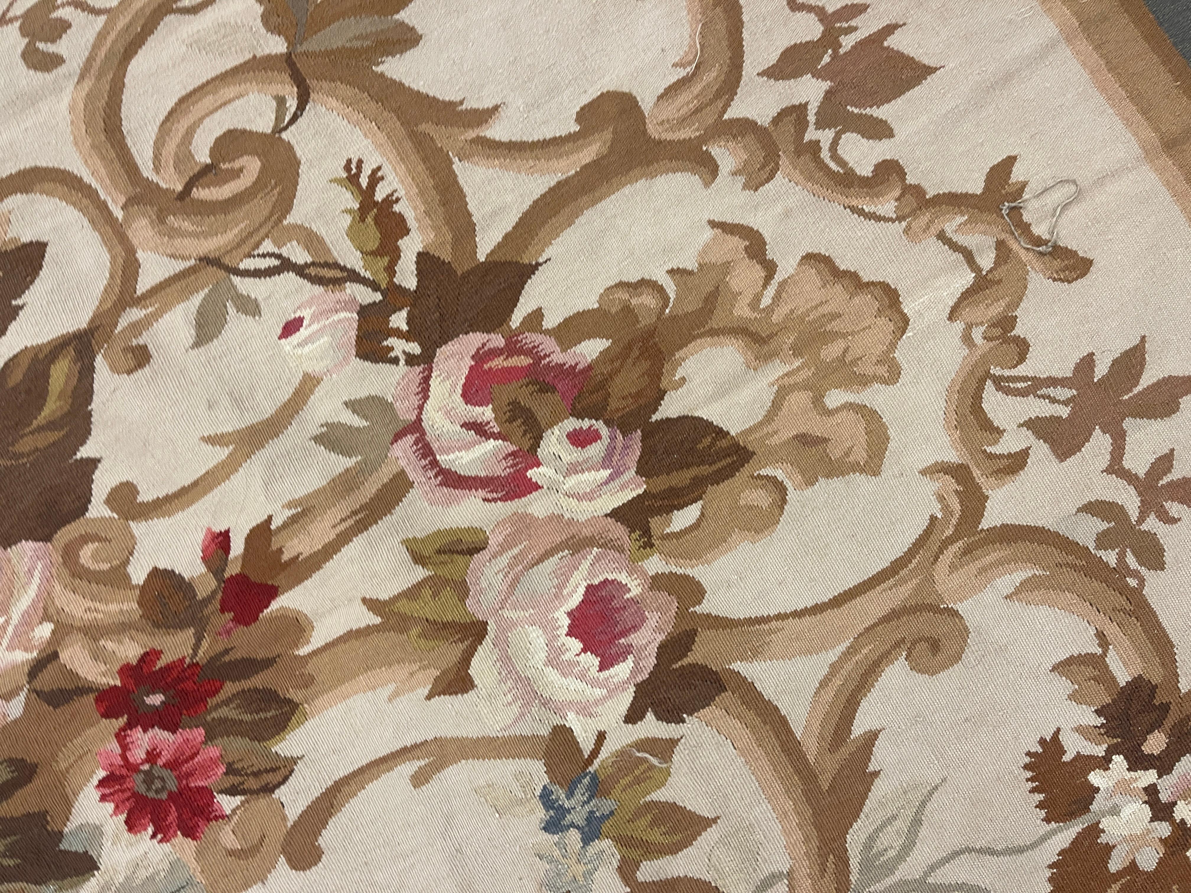Aubusson Rug Runner Ivory Carpet Floral Livingroom Rugs for Sale Home Decor In Excellent Condition For Sale In Hampshire, GB