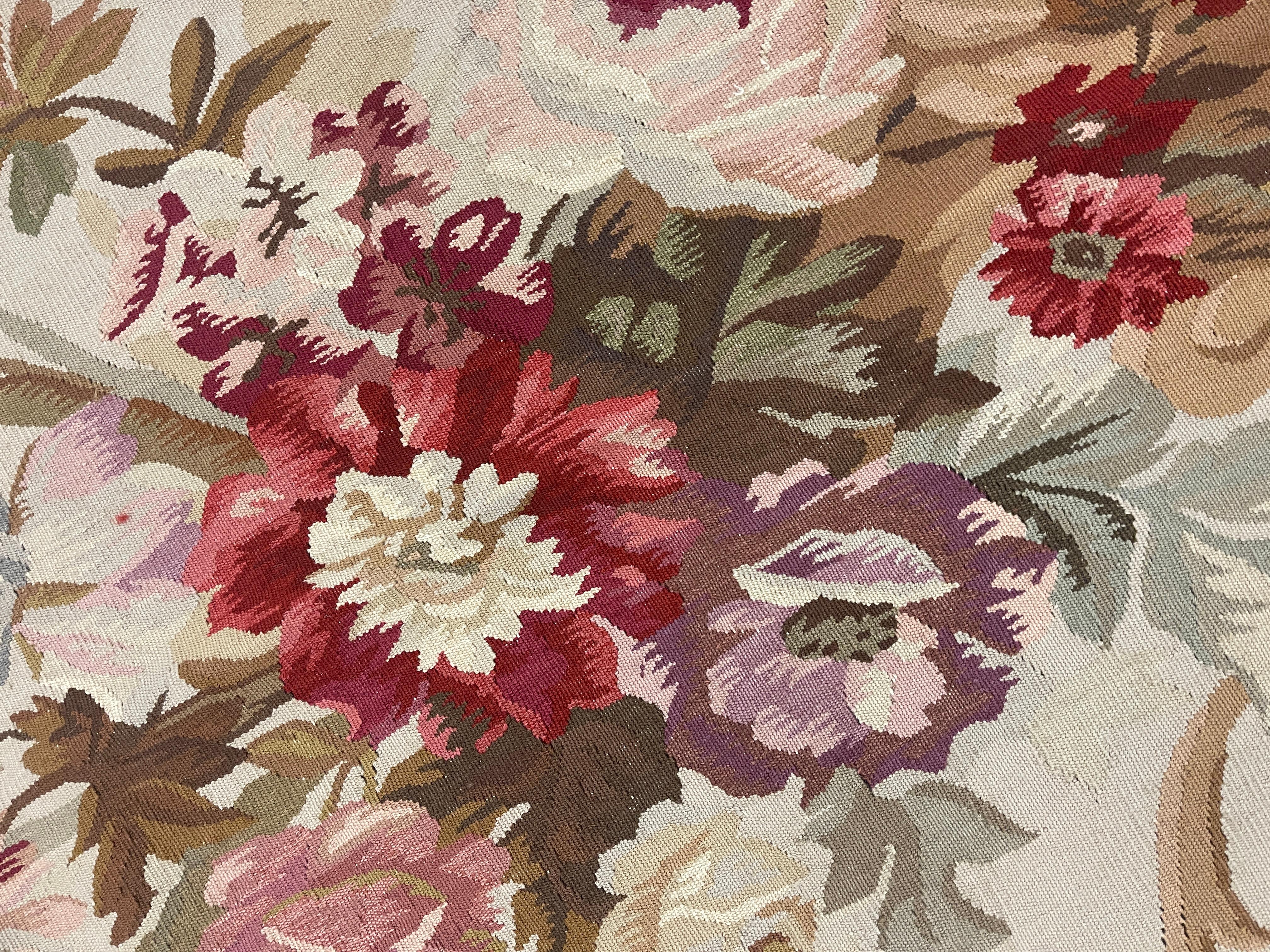 Late 20th Century Aubusson Rug Traditional French Carpet Handwoven Floral Wool Needlepoint For Sale