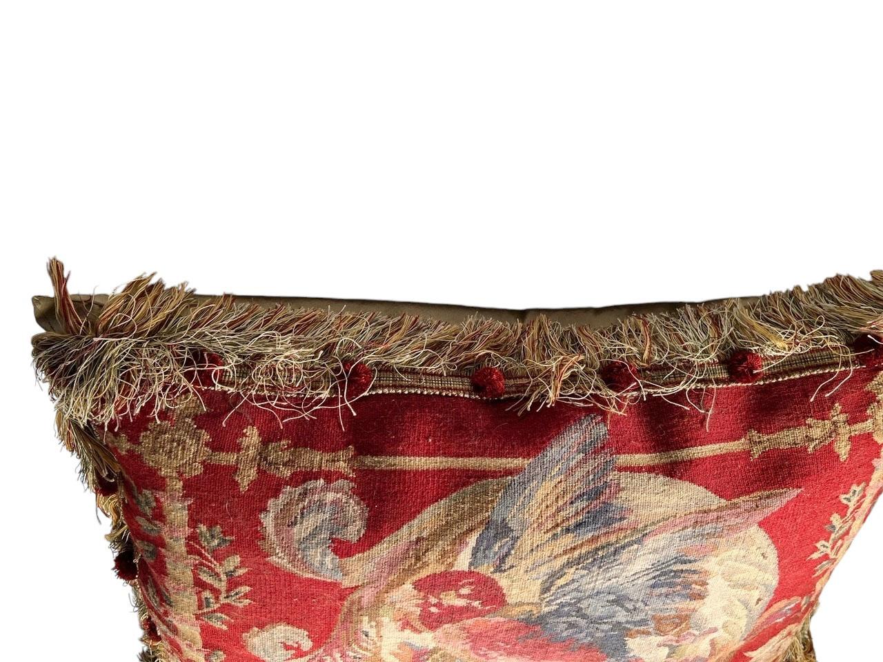 Cuscino a punta d'ago in stile Aubusson In condizioni ottime in vendita a Dallas, TX
