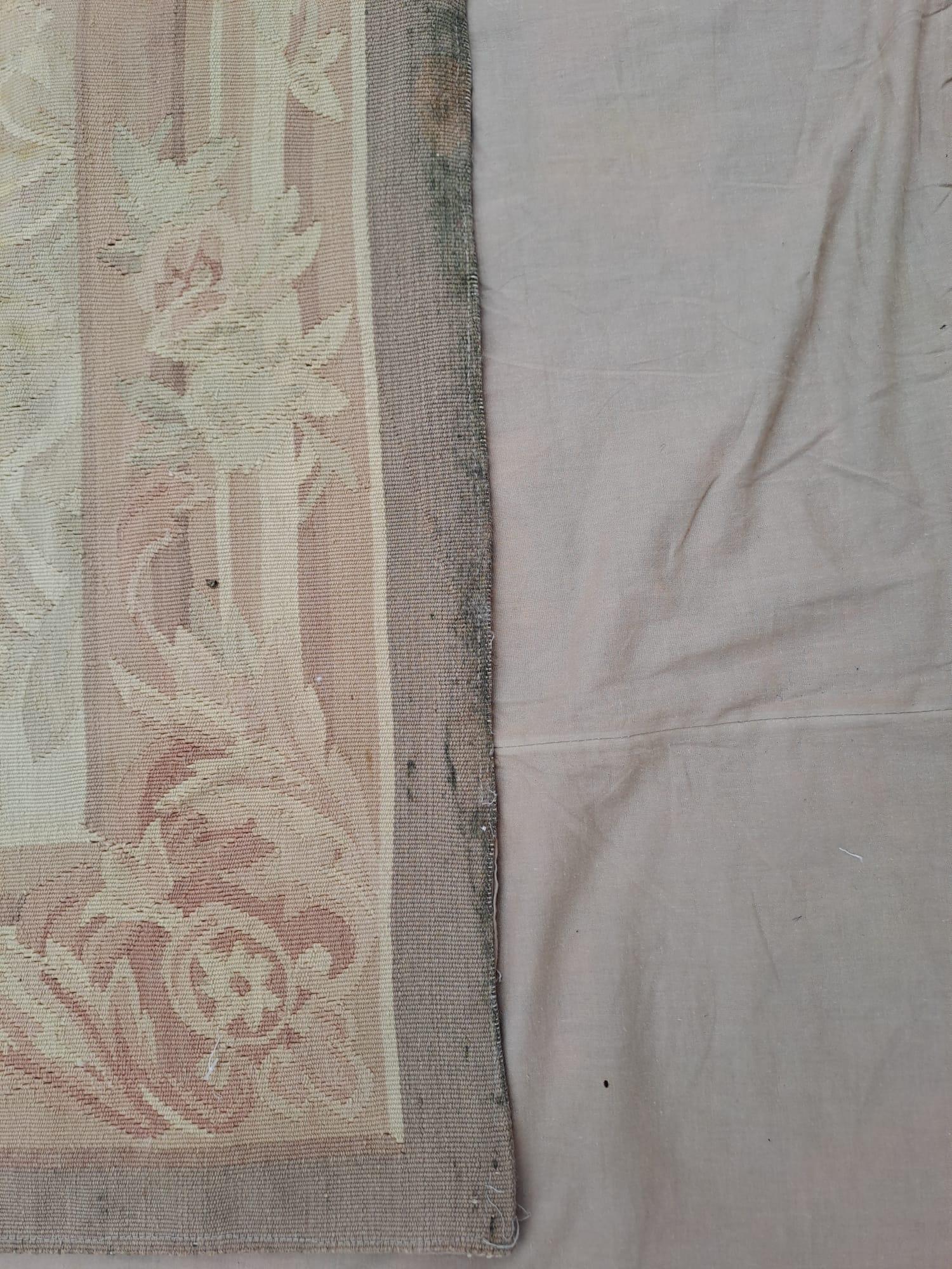 Arazzo Aubusson francese, fatto a mano in lana e cotone Dimensioni 310 x 210 cm. in vendita 6