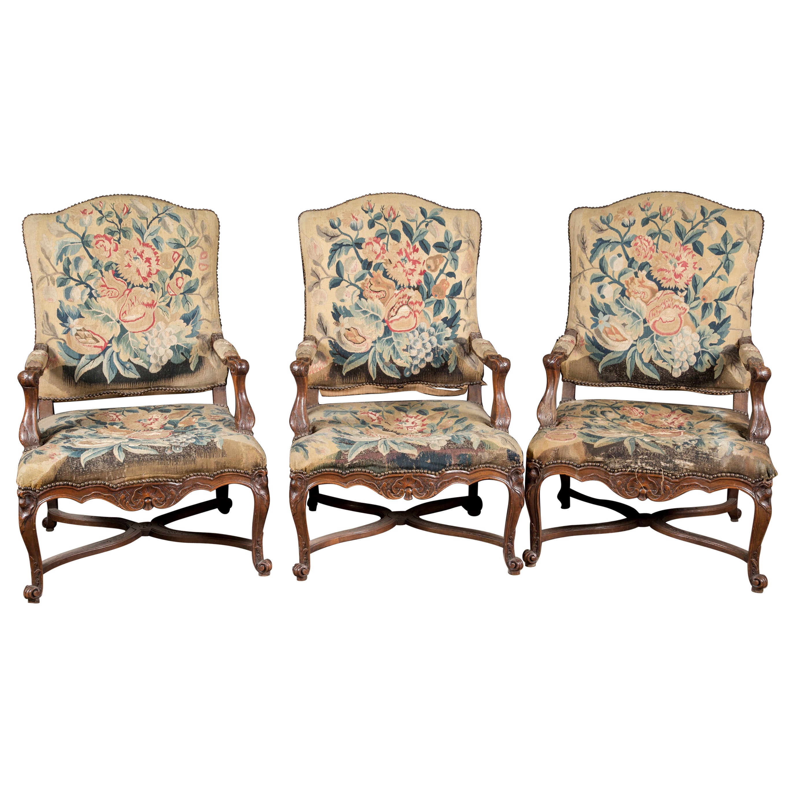 Aubusson-Wandteppich-Sessel aus Nussbaumholz, 19. Jahrhundert, Französisch, Louis XV. (3 verfügbar)