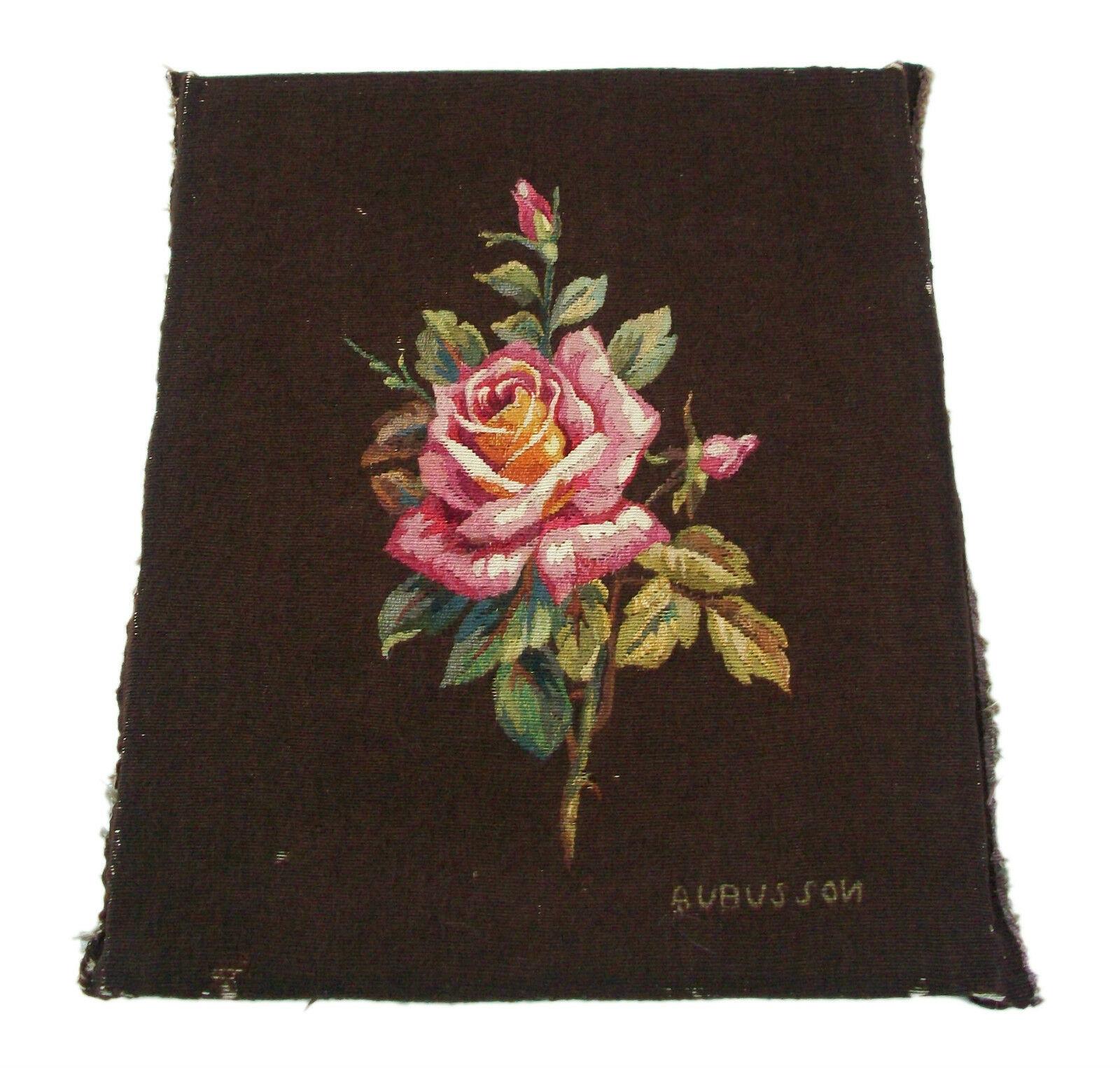 Aubusson - Vintage Silk & Wool Floral Tapestry - Signed - France - 20th Century In Good Condition For Sale In Chatham, ON