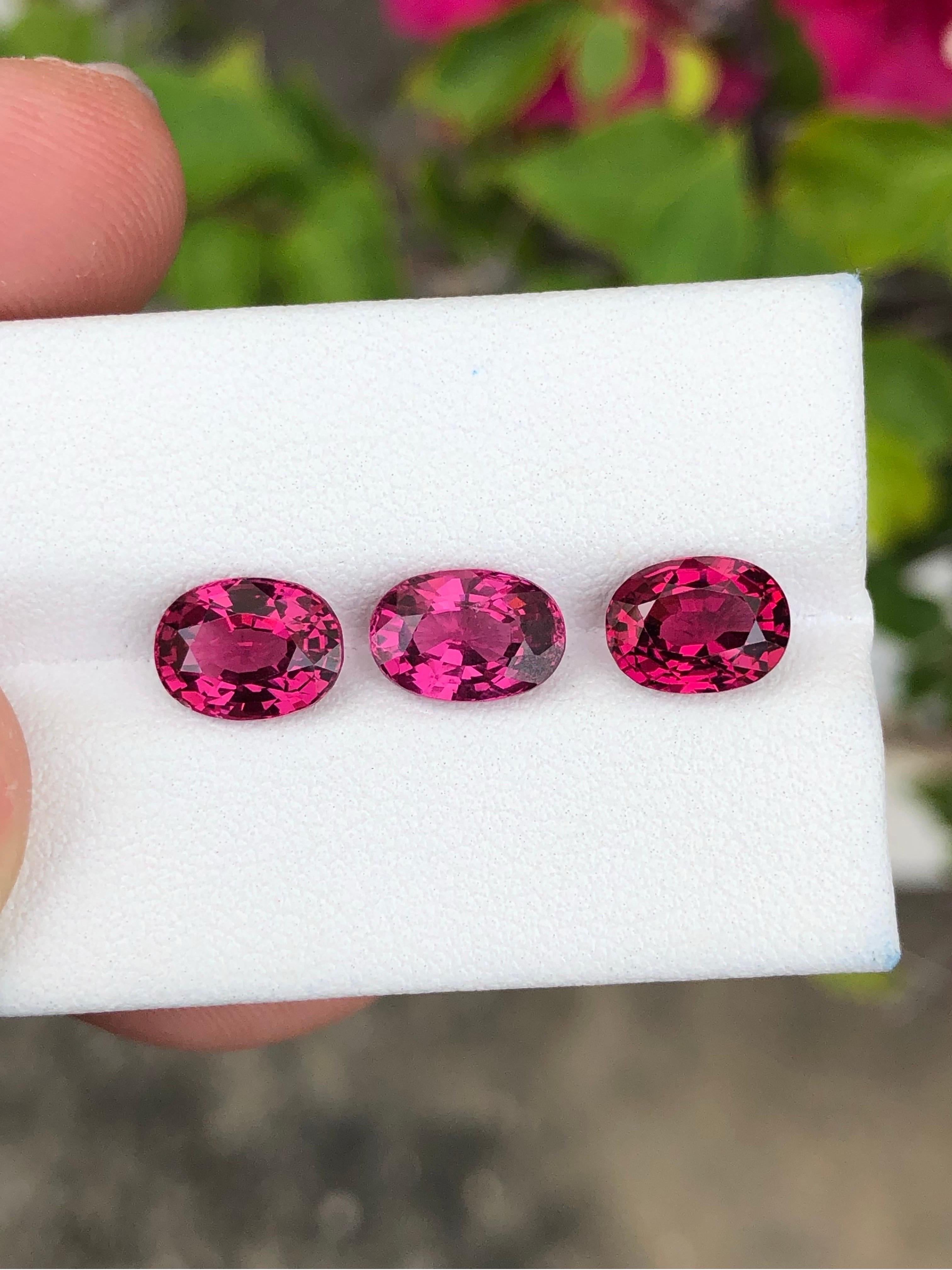 Malawi Granat lot 6,90 Karat Rosa Rot Oval (Ovalschliff) im Angebot