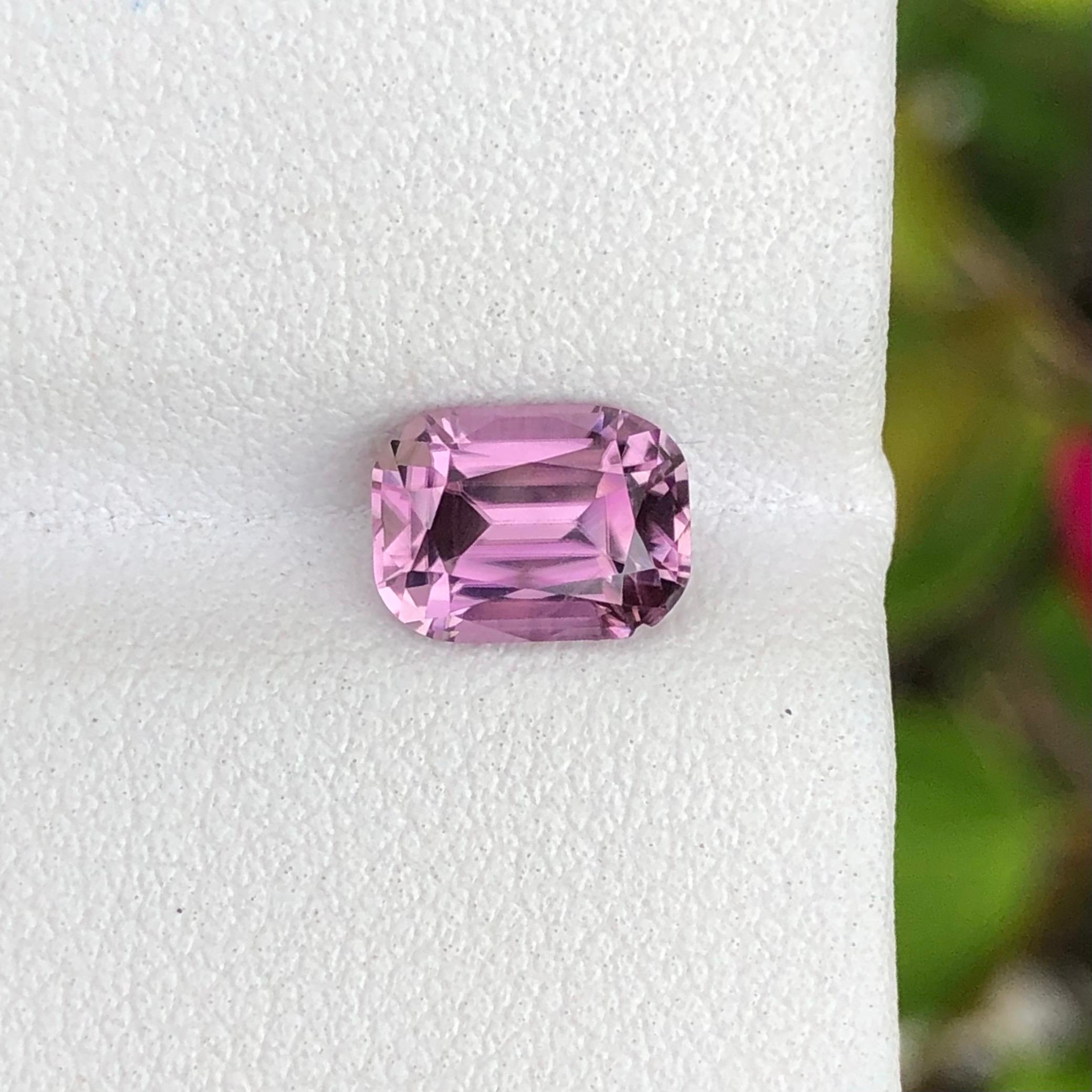 da uomo o donna Nature Rare Diaspore Afghanistan 1,55 ct Rosa violaceo a cuscino in vendita