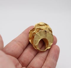 AUDE LECHERE Sculptural Cocktail Ring In 18Kt Yellow Gold With Green Sapphires