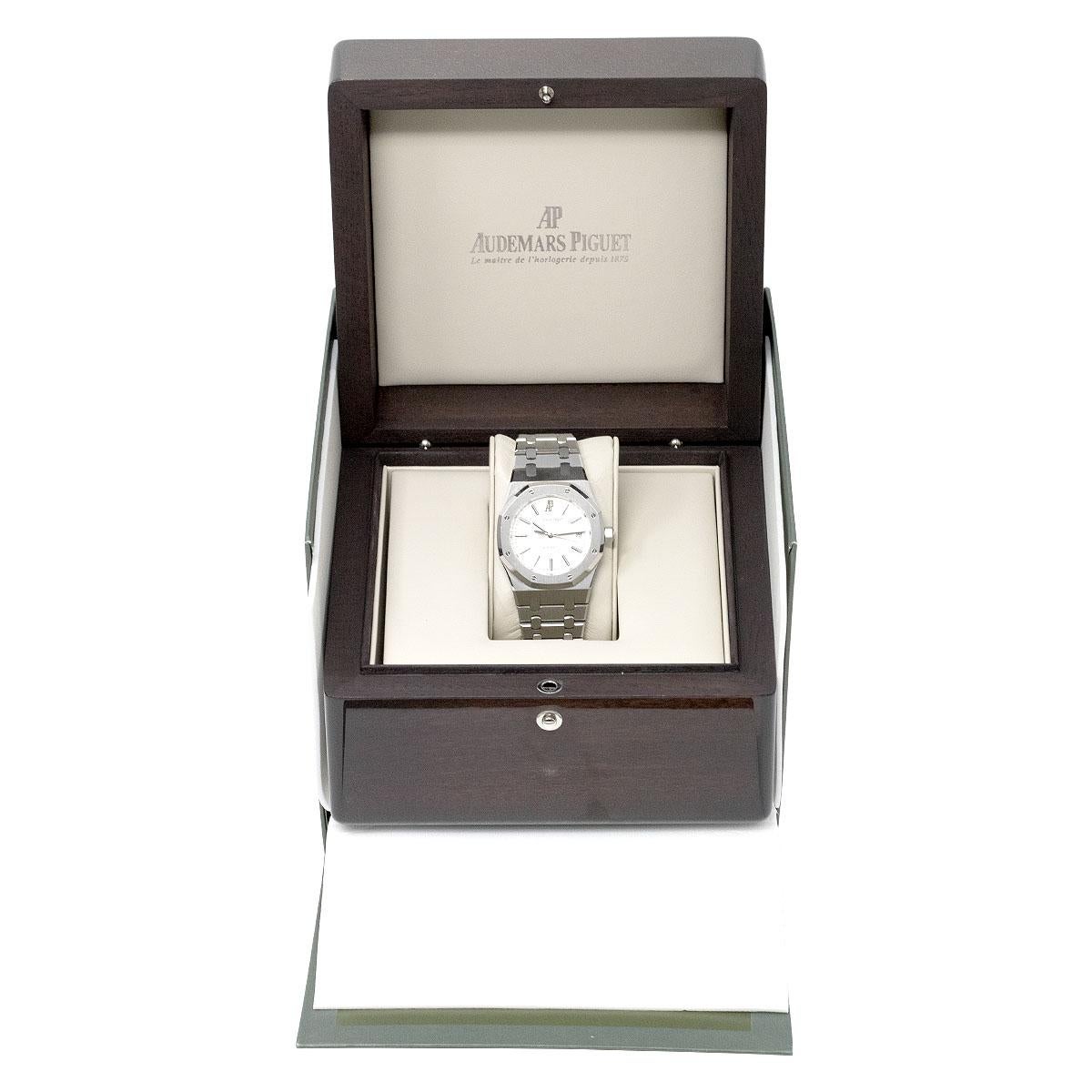 Audemars Piguet 15300 Royal Oak Uhr mit weißem Zifferblatt im Angebot 6