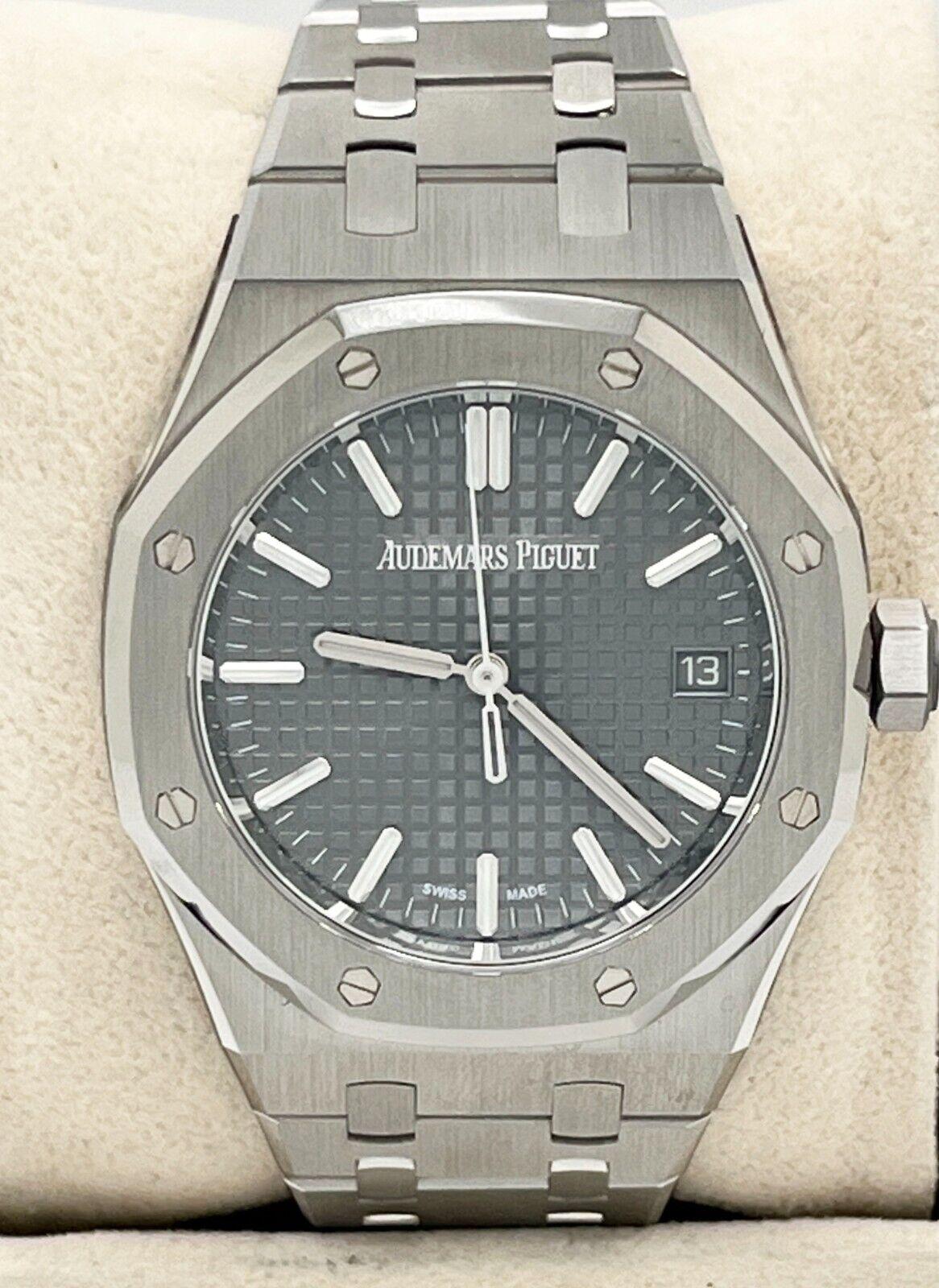 Women's or Men's Audemars Piguet 15550ST.OO.1356ST.03 Grey Dial Stainless Steel Box Paper For Sale