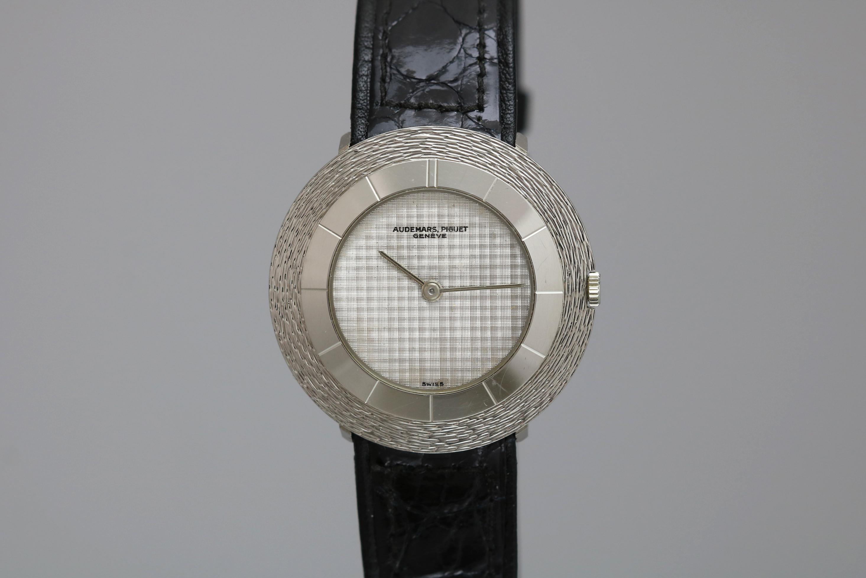 Audemars Piguet 18 Karat White Gold Ultra Thin Wristwatch, circa 1960 7