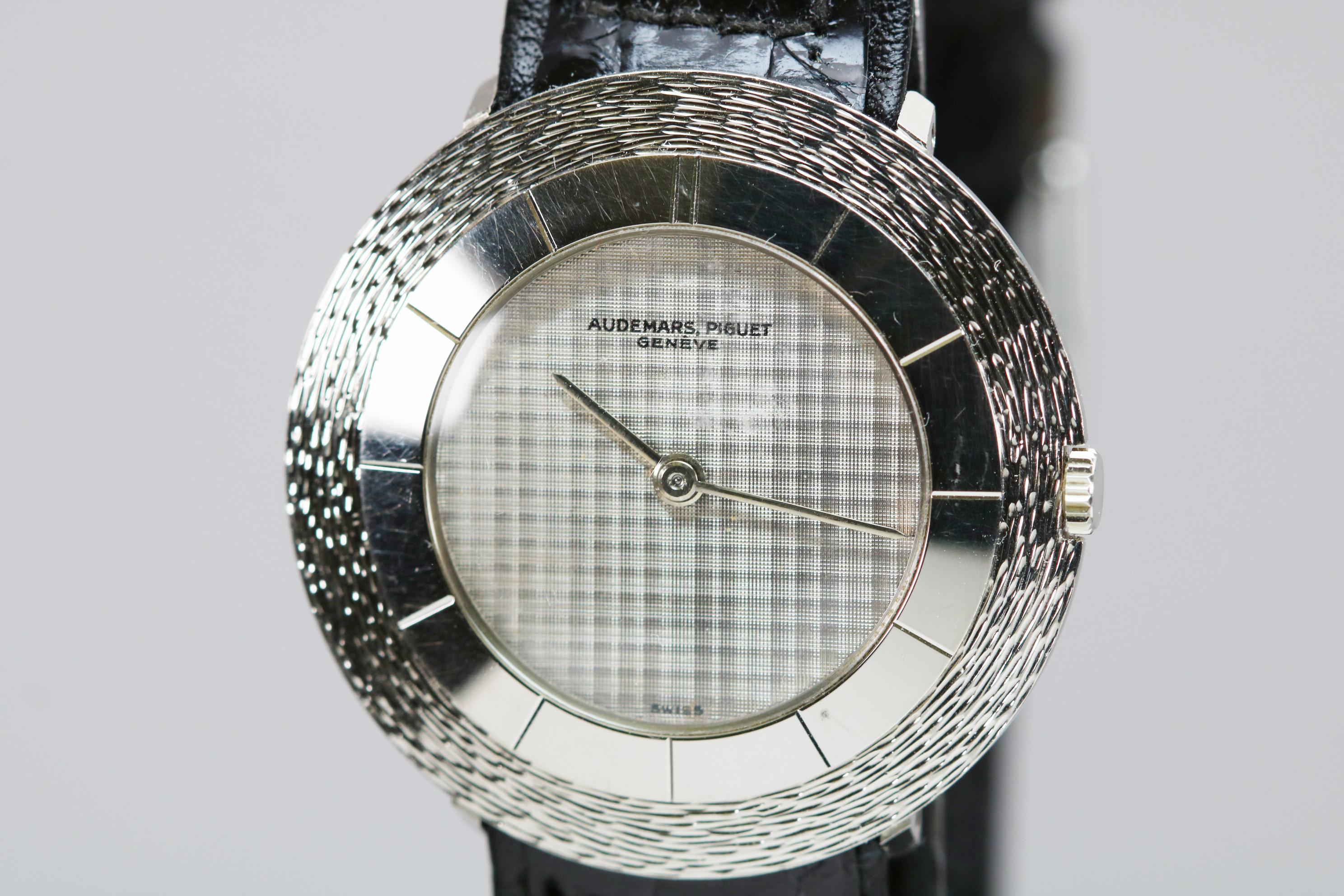 Audemars Piguet 18 Karat White Gold Ultra Thin Wristwatch, circa 1960 11