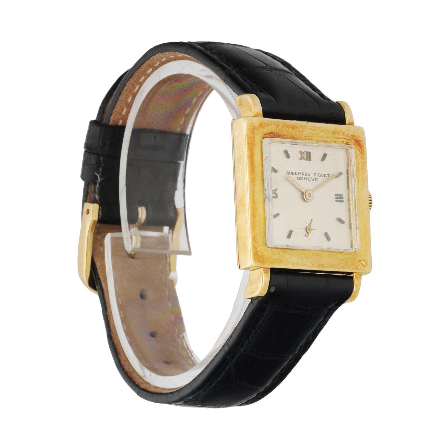 Audemars Piguet 18K Yellow Gold Ladies Vintage Watch In Excellent Condition In Great Neck, NY