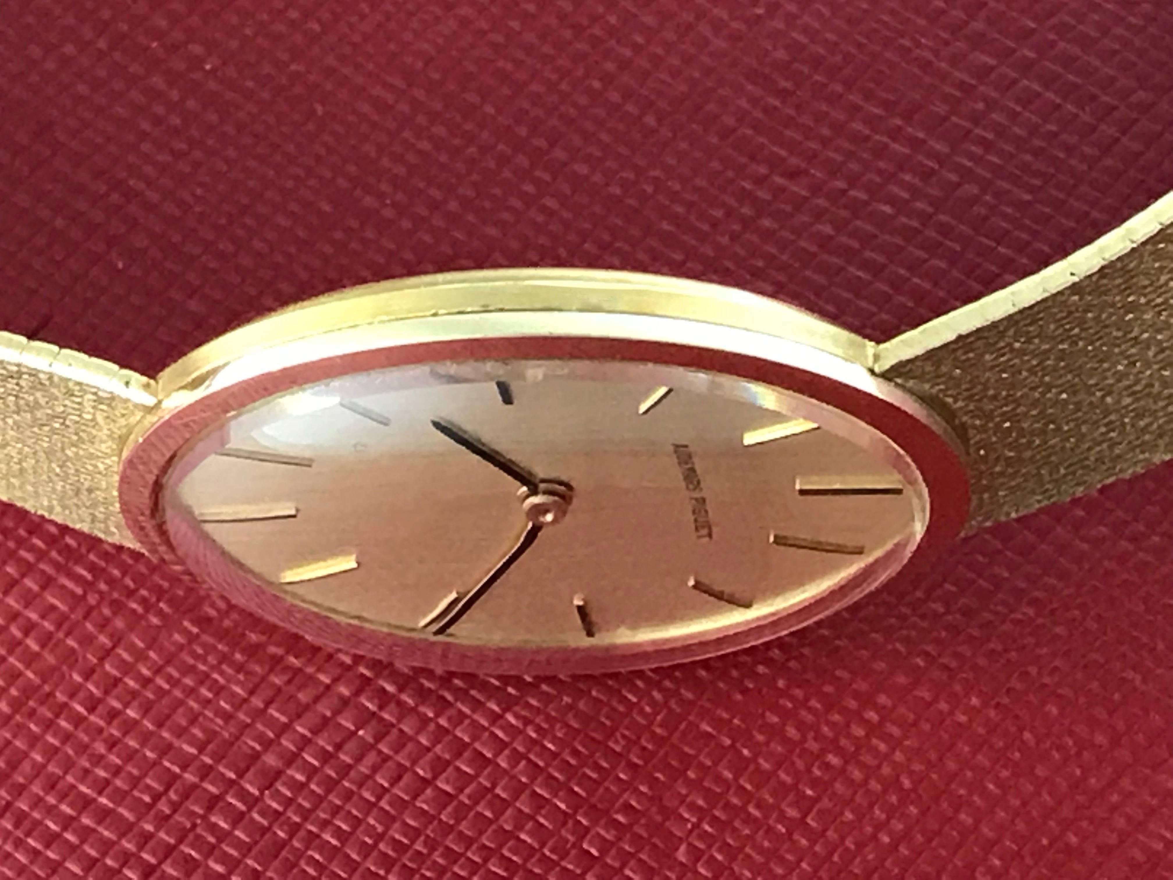 Women's or Men's Audemars Piguet 18k Yellow Gold Midsize Manual Wind Wrist Watch For Sale