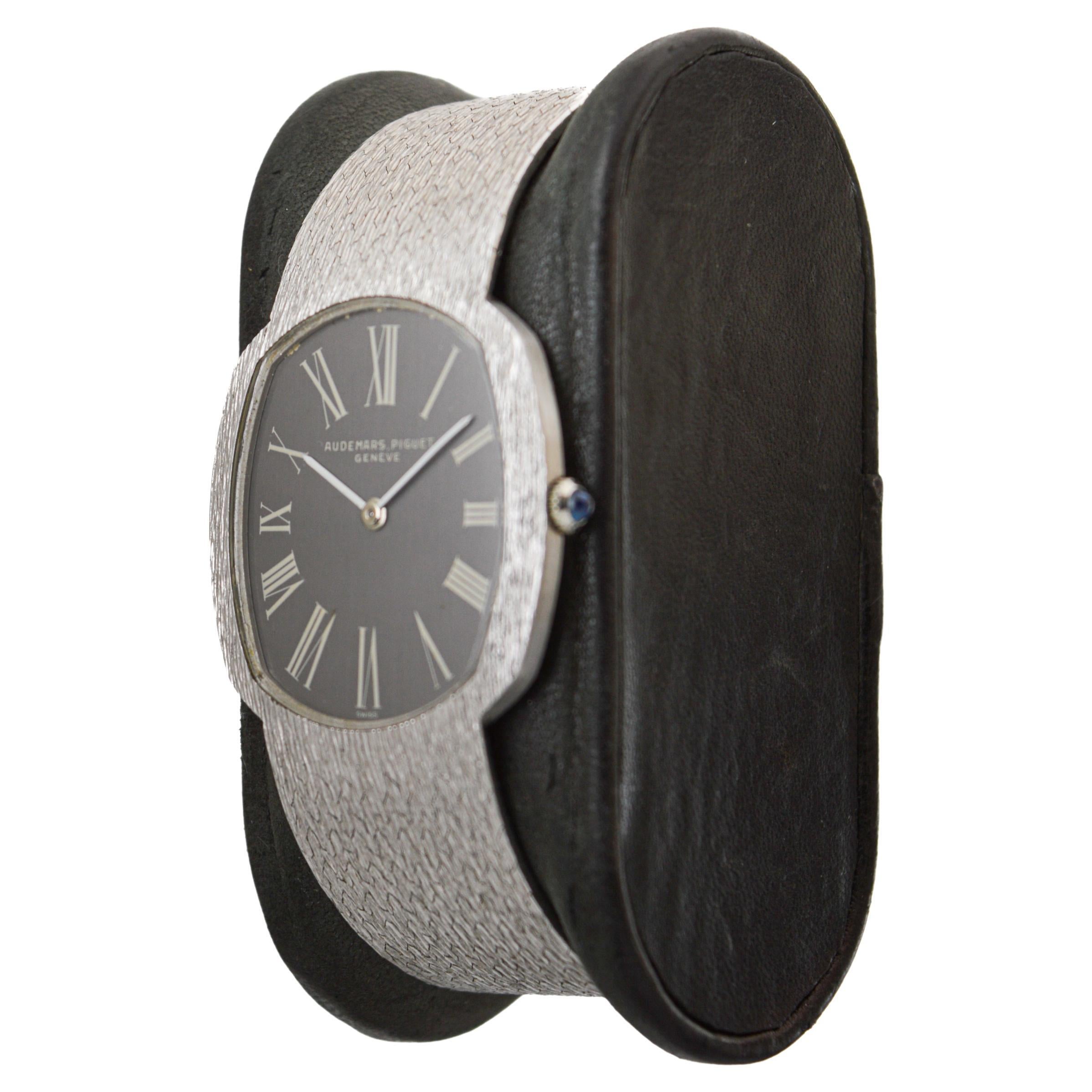 Women's or Men's Audemars Piguet 18Kt White Gold Dress Watch circa 1980's all Original Ultra Thin