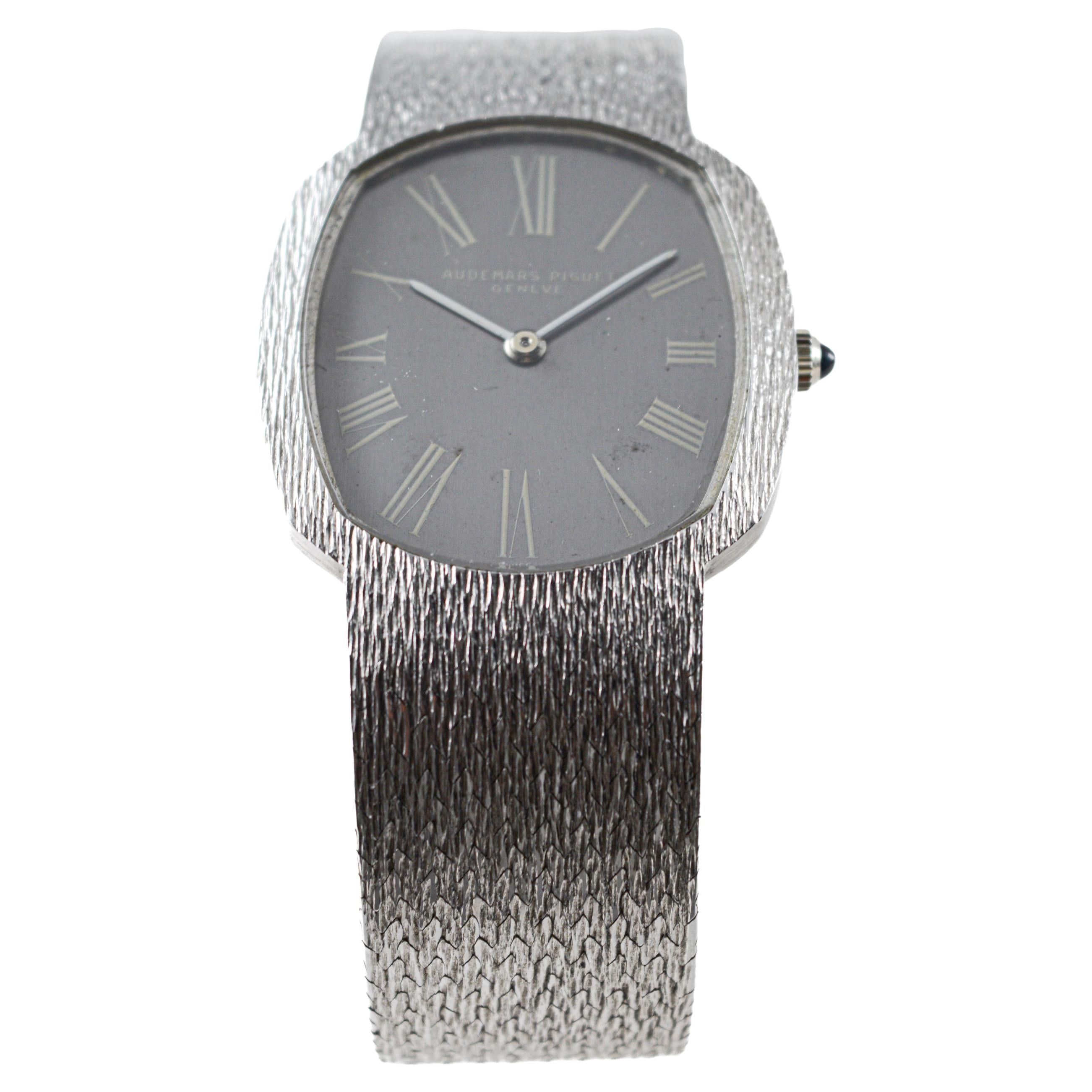 Audemars Piguet 18Kt White Gold Dress Watch circa 1980's all Original Ultra Thin 1