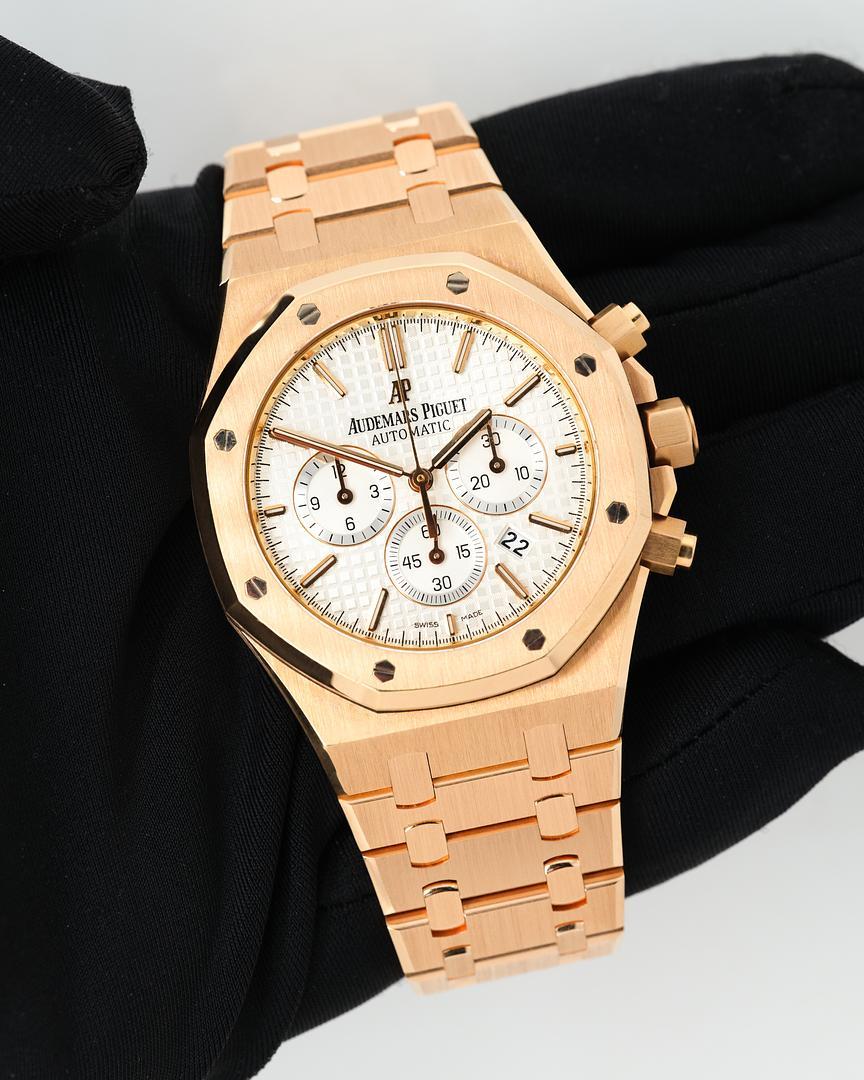 Audemars Piguet Royal Oak in Pink Gold Wrist Watch 26320OR.OO.1220OR.01 In Excellent Condition For Sale In Melbourne, VIC