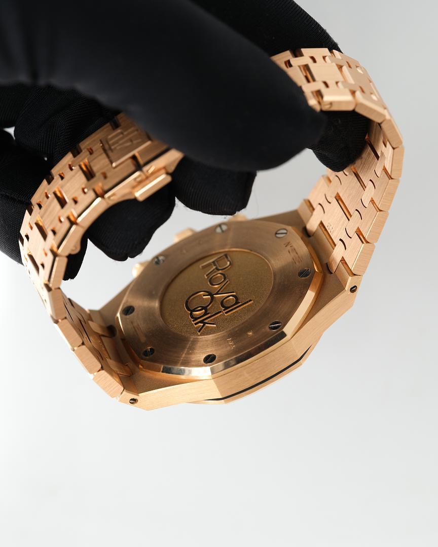 Audemars Piguet Royal Oak in Pink Gold Wrist Watch 26320OR.OO.1220OR.01 For Sale 2