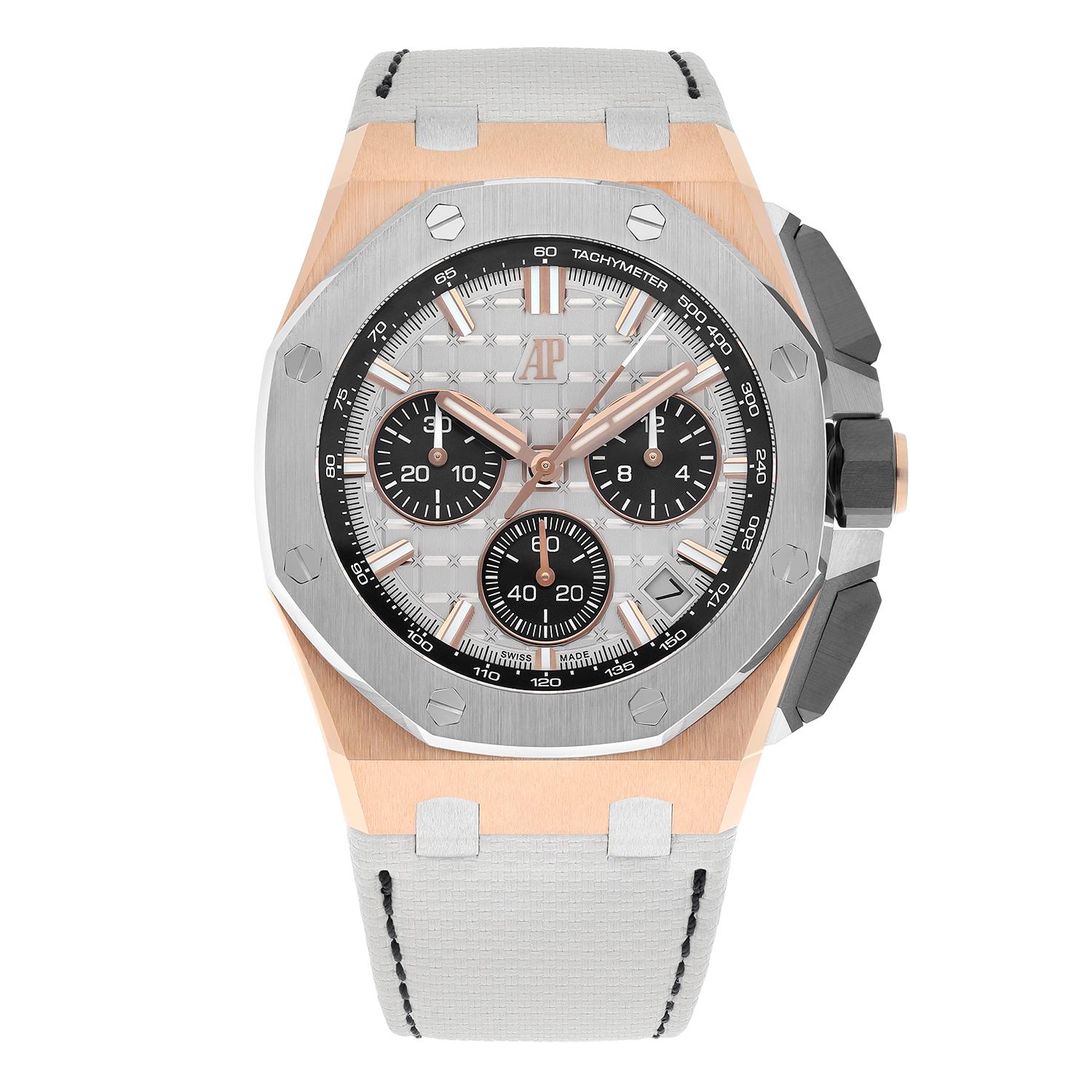 Wir präsentieren die bezaubernde Uhr 26420OI.OO.A015VE.01 mit einem Gehäuse aus 18 Karat Rotgold, das zeitlose Eleganz ausstrahlt. Mit einer Wasserdichtigkeit von bis zu 100 Metern und einer großzügigen Größe von 43 mm verbindet dieser Zeitmesser