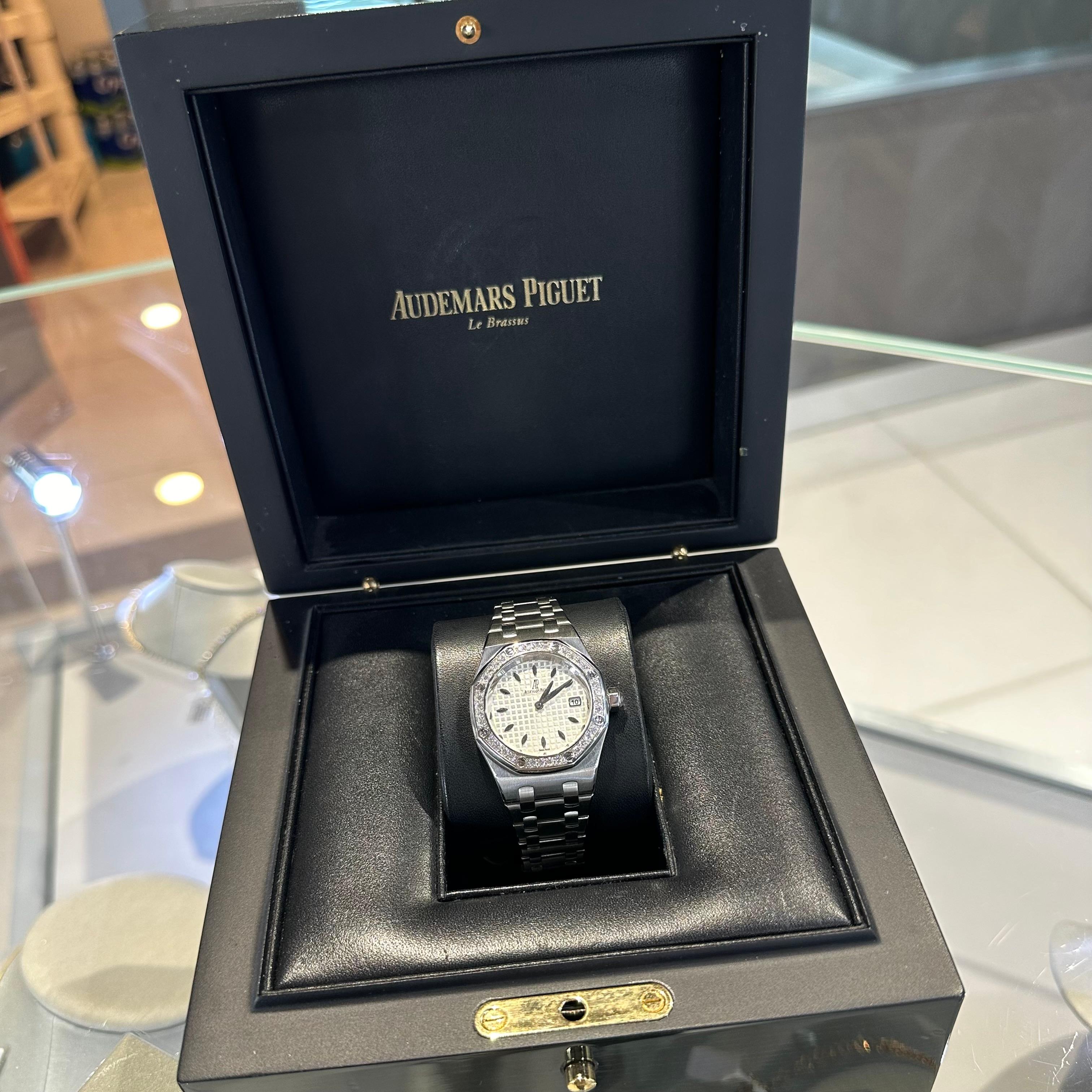 Audemars Piguet 33mm Lady Royal Oak Diamond White Dial 67601ST 3