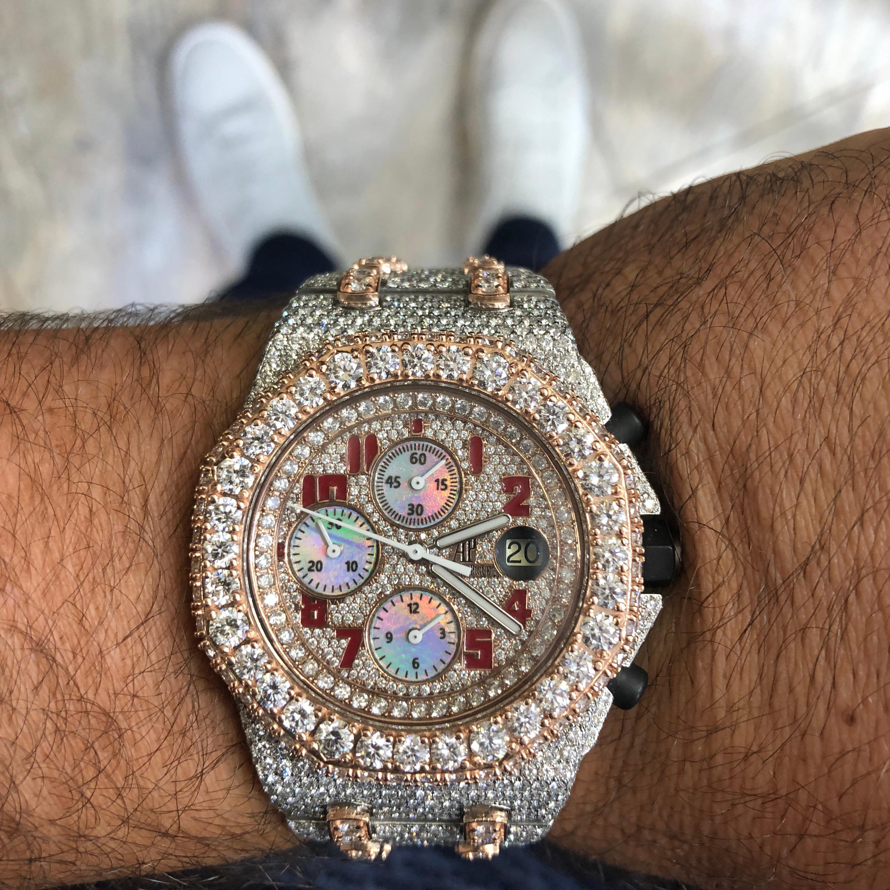 Audemars Piguet Offshore Montre personnalisée avec cadran multicolore et diamants 42 carats Pour hommes en vente