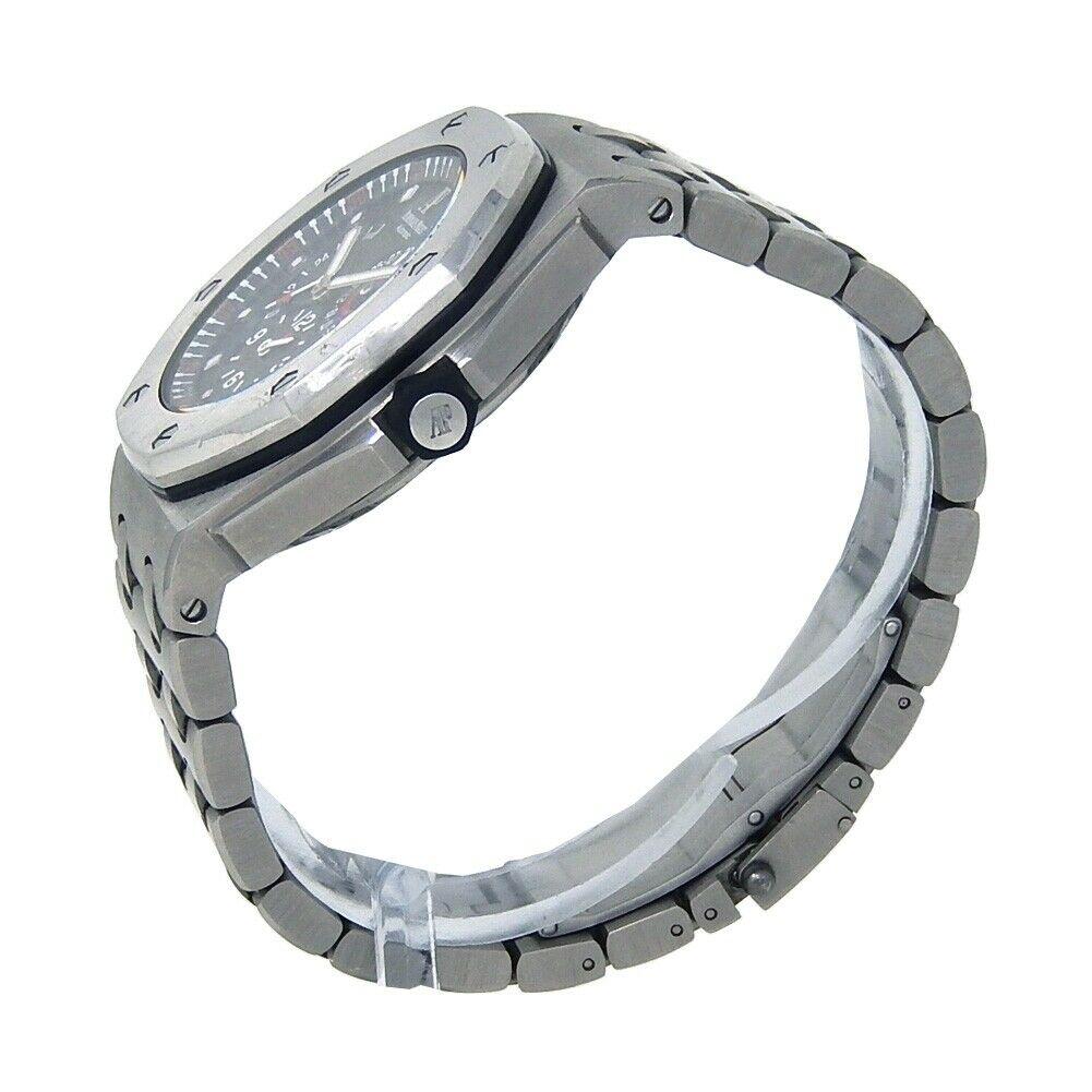 Brand: Audemars Piguet
Band Color: Gray	
Gender:	Men's
Case Size: 40-43.5mm	
MPN: Does Not Apply
Lug Width: 28mm	
Features:	Date Indicator, Dual Time, Luminous Dial, Luminous Hands, Non-Numeric Hour Marks, Power Reserve Indicator, Sapphire Crystal,