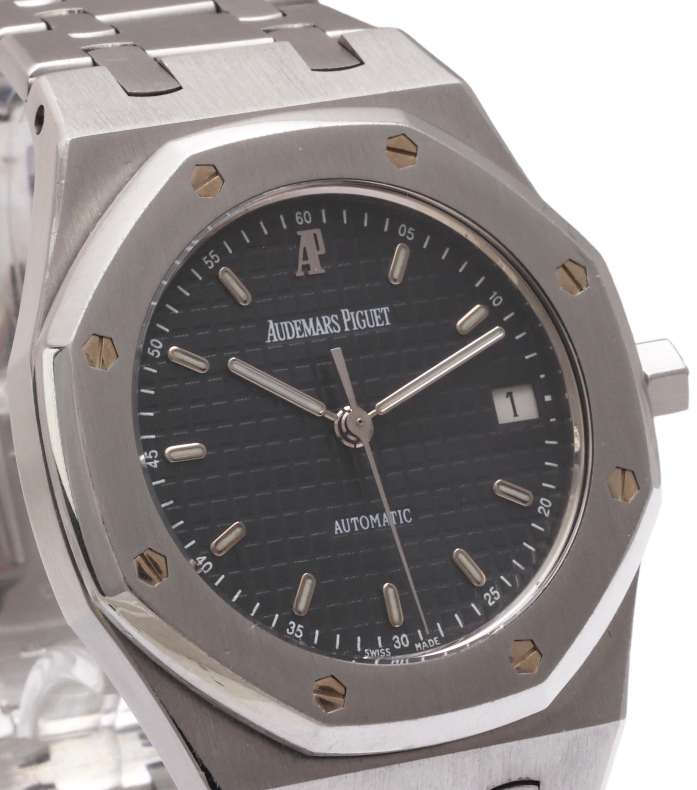 Audemars Piguet, Automatic, Royal Oak, Stainless Steel, Collector Ref. 14790ST État moyen - En vente à Antwerp, BE