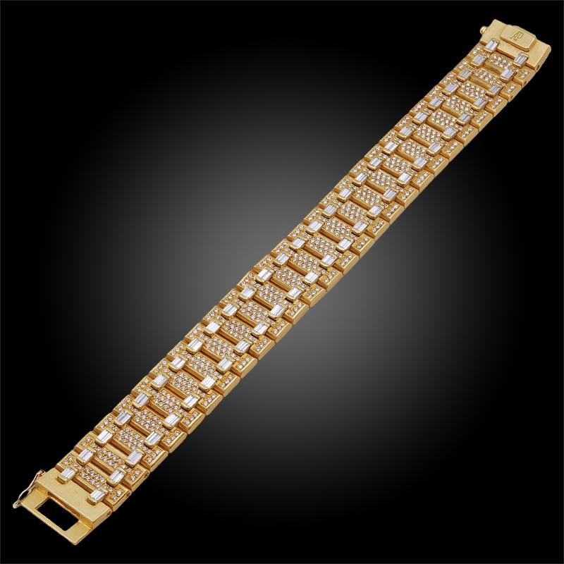 Audemars Piguet Diamond Bracelet In Good Condition For Sale In New York, NY