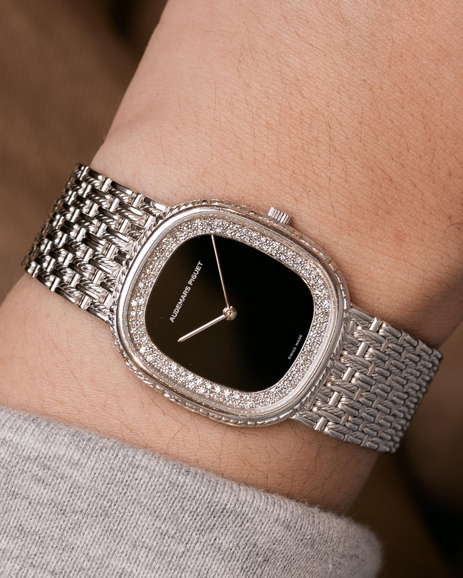 Audemars Piguet Ellipse 29mm Onyx and Diamond Dial 18k WG 1980s

SKU	1897
Brand	Audemars Piguet
Model	Ellipse
Reference	
Year	1980s
Dial	Onyx and Diamond Dial
Case	18k White Gold
Bracelet	18k White Gold
Diameter	29mm x