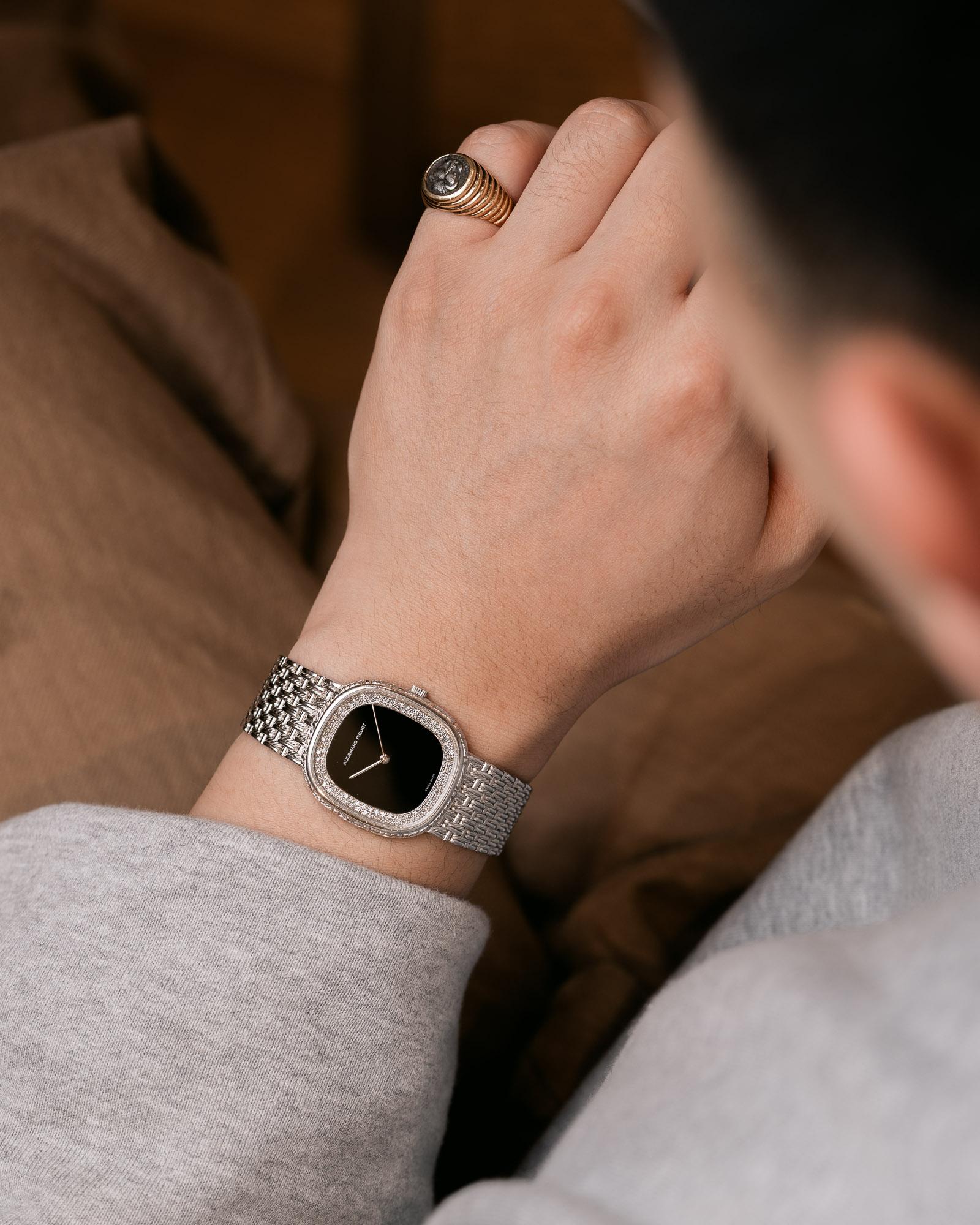 Audemars Piguet Ellipse 29mm Onyx and Diamond Dial 18k WG 1980s In Good Condition For Sale In SYDNEY, AU