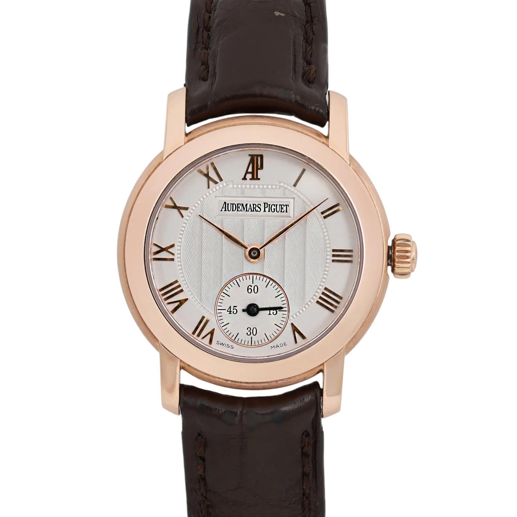 Usato in ottime condizioni. Manutenzione recente. Il movimento è calibrato e tiene bene il tempo. 

🕰️ Informazioni generali

Marchio: Audemars Piguet

Collection'S / Model: Jules Audemars

Numero di modello: 77208OR.OO.A067CR.01

Dipartimento: