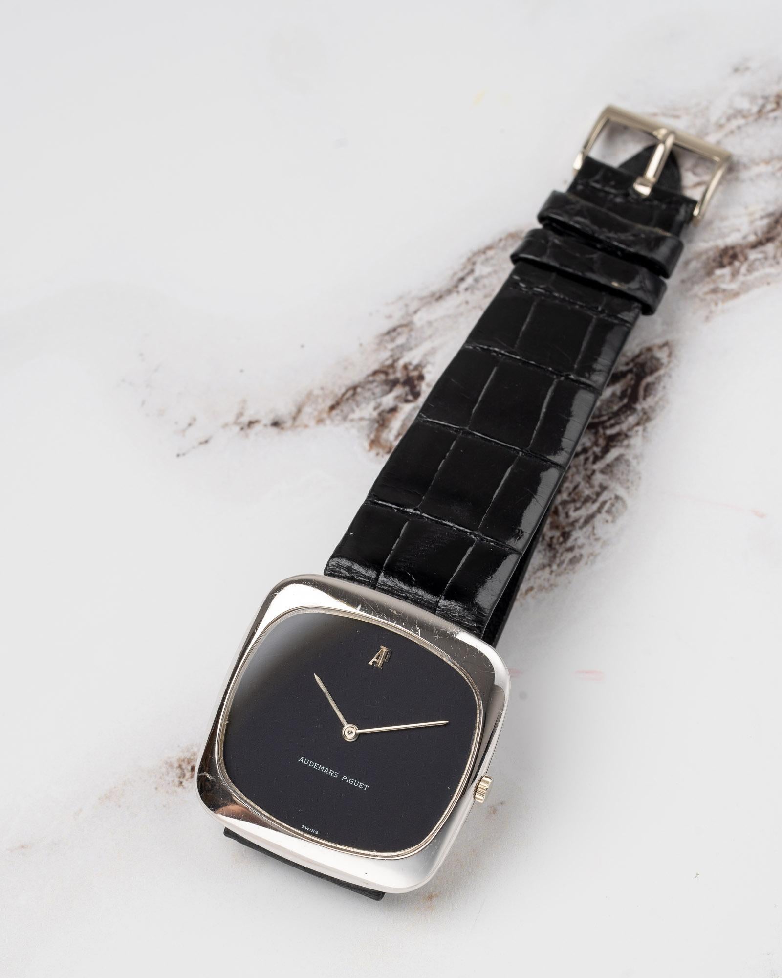 Audemars Piguet Jumbo TV 768 Schwarzes Zifferblatt 18k WG im Angebot 6