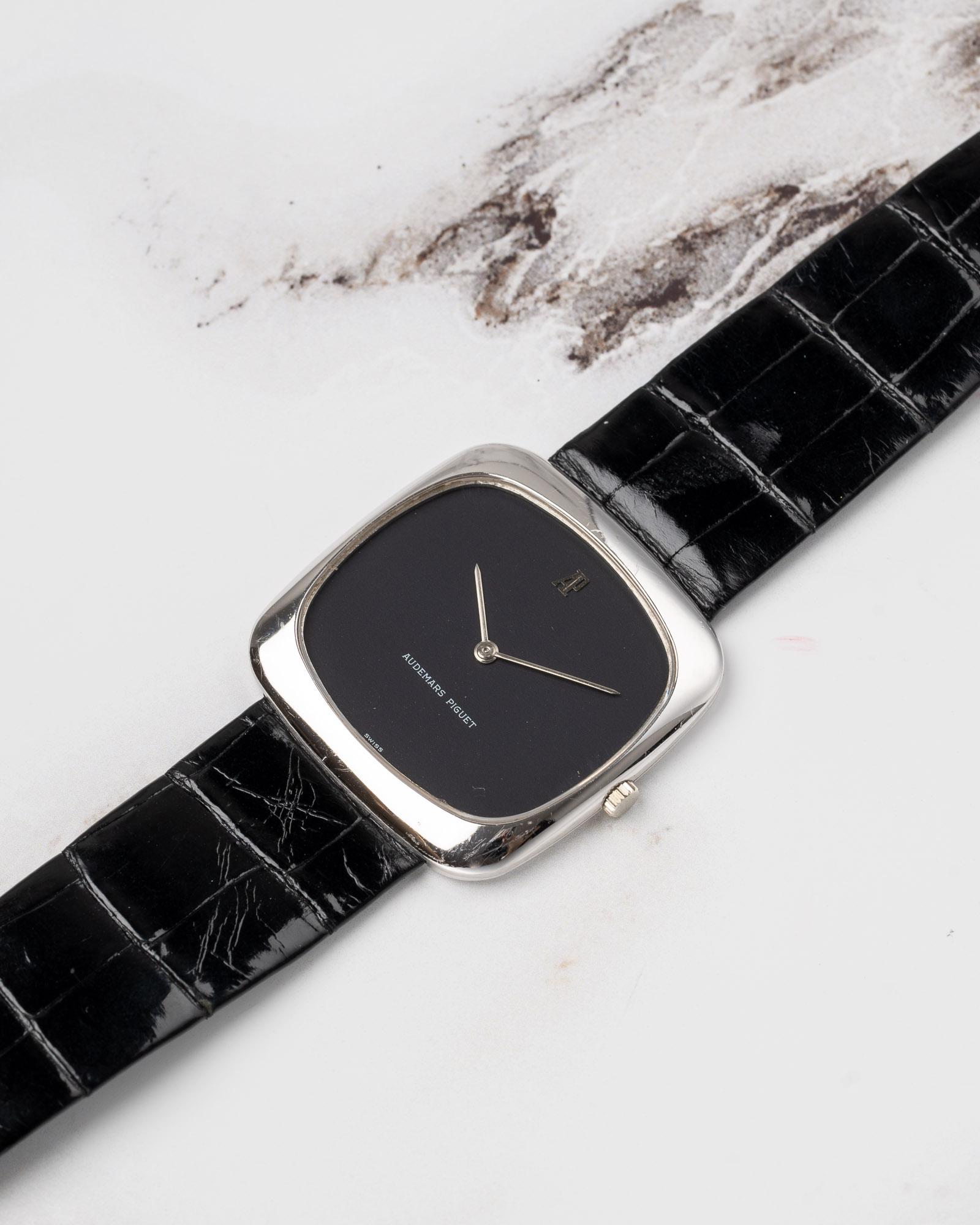 Audemars Piguet Jumbo TV 768 Schwarzes Zifferblatt 18k WG im Angebot 9