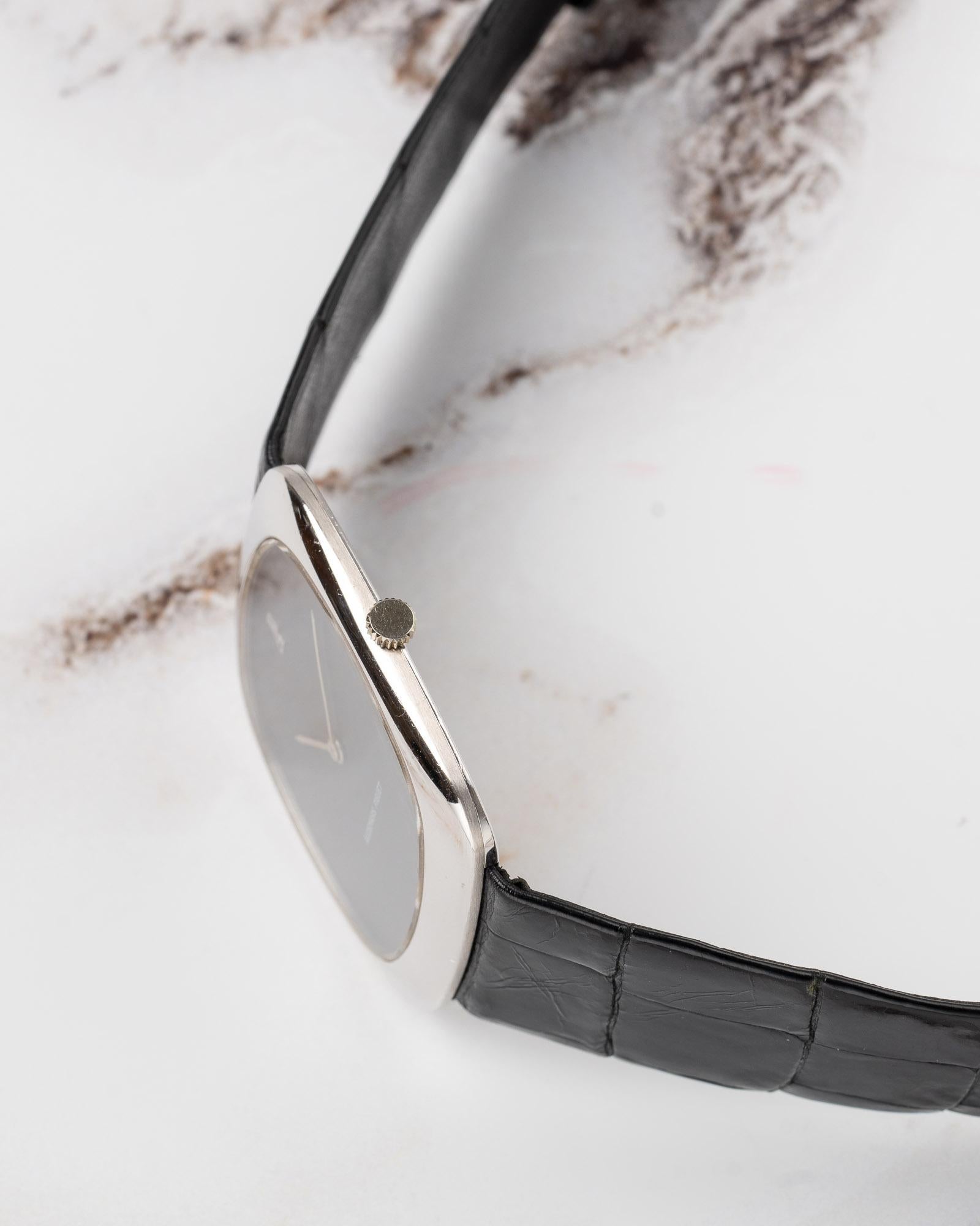 Audemars Piguet Jumbo TV 768 Schwarzes Zifferblatt 18k WG im Angebot 5